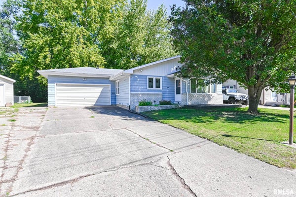 2017 WINDSOR ST, PEKIN, IL 61554 - Image 1a902245576527008b7b5703e8df0bce/1236472832