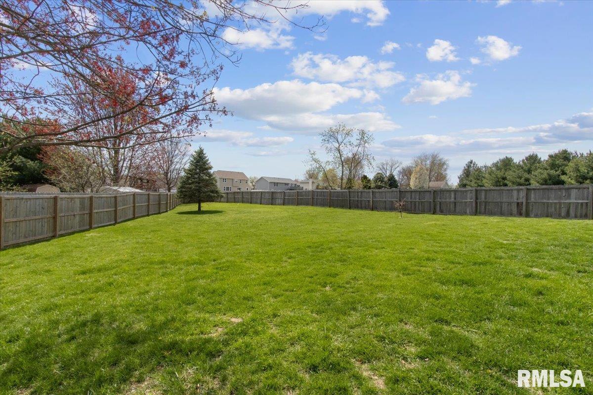 128 High Oak Drive, East Peoria, Illinois image 30