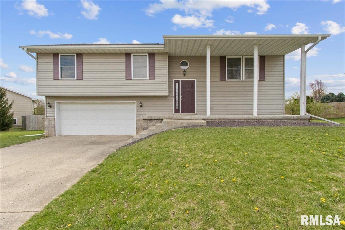 128 High Oak Drive, East Peoria, Illinois image 1