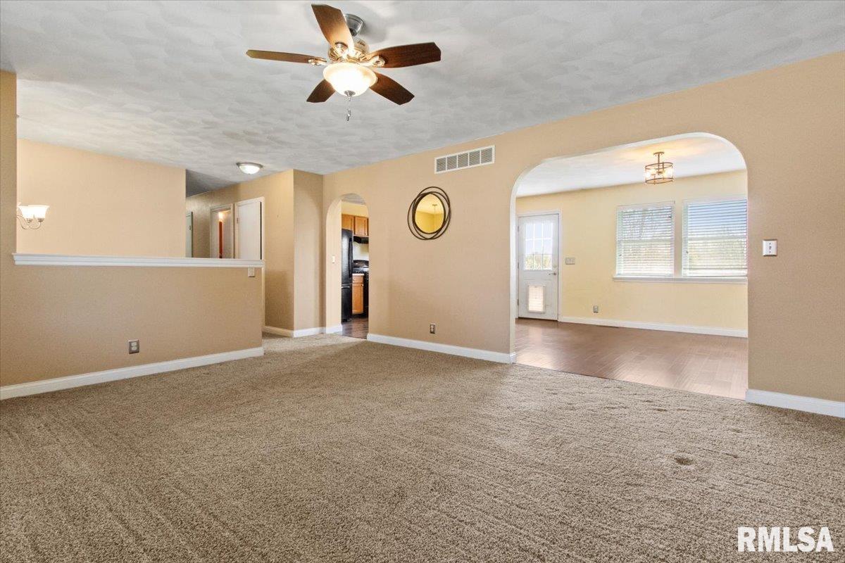 128 High Oak Drive, East Peoria, Illinois image 6