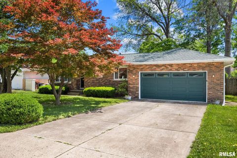 Homes For Sale - 1814 W Latham Lane<br/> Peoria, IL 61614