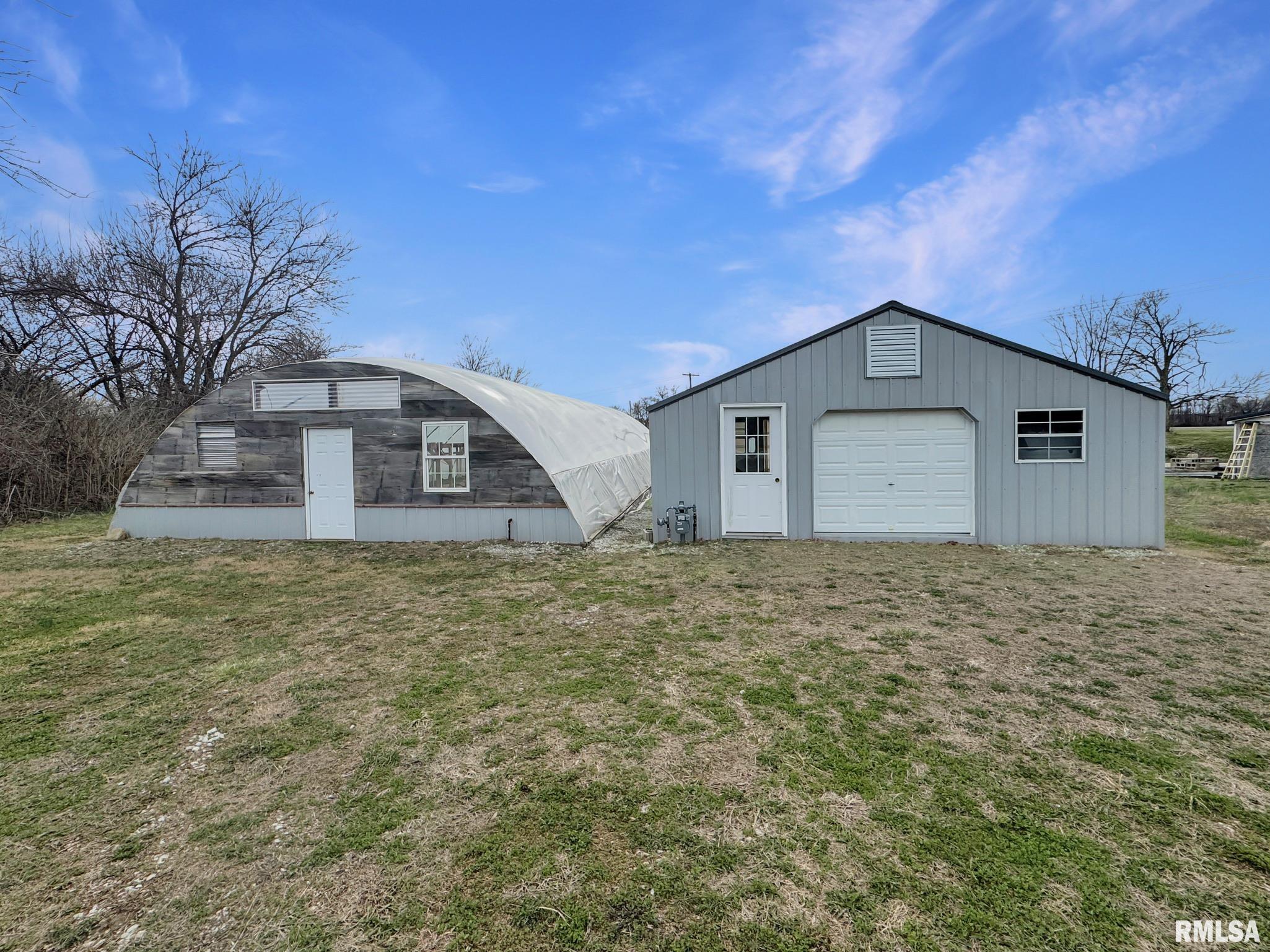 Photo 1 of 10 — 433 N MAIN Highway, Mt Sterling, IL 62378