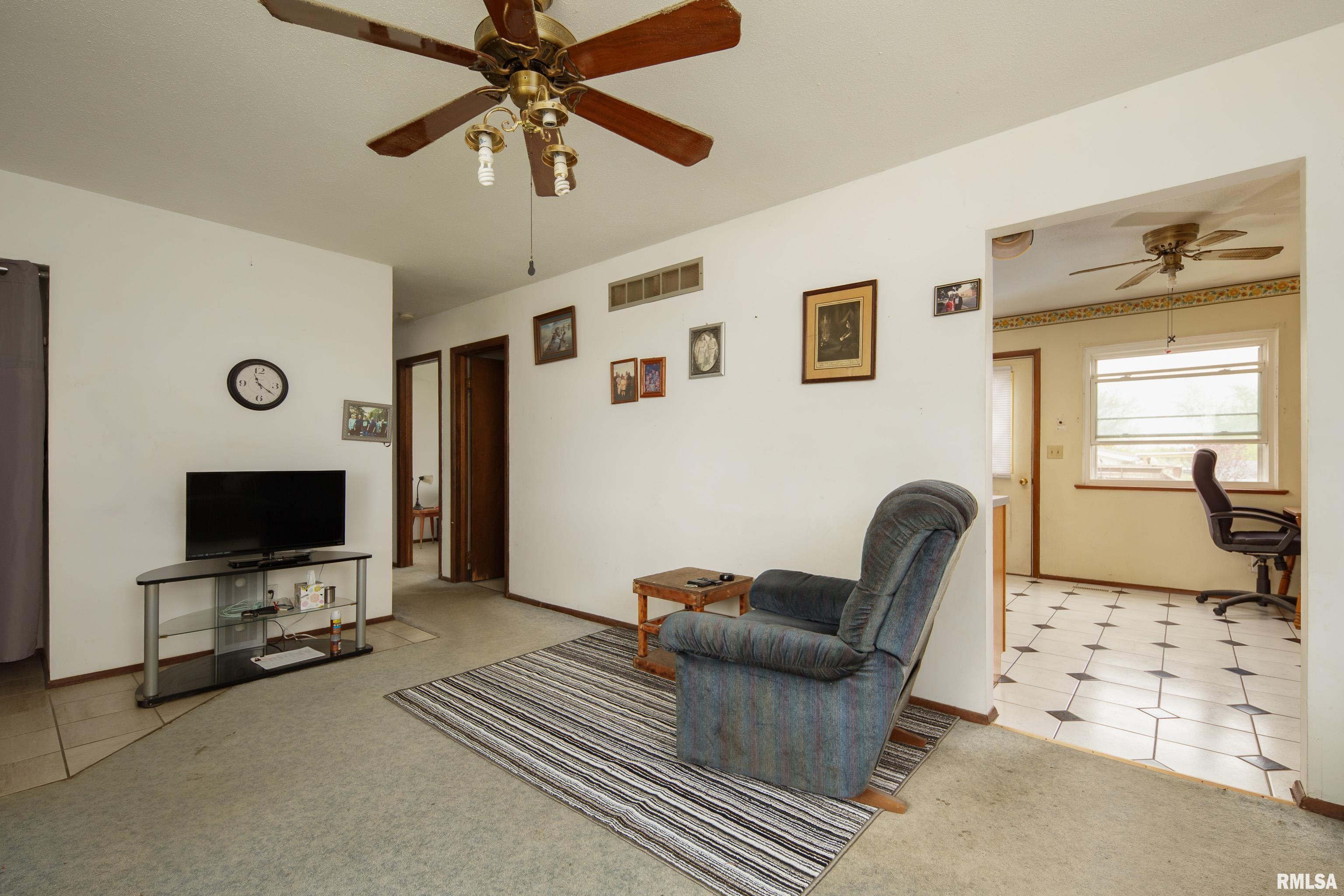 676 W 57th Street, Davenport, Iowa image 10