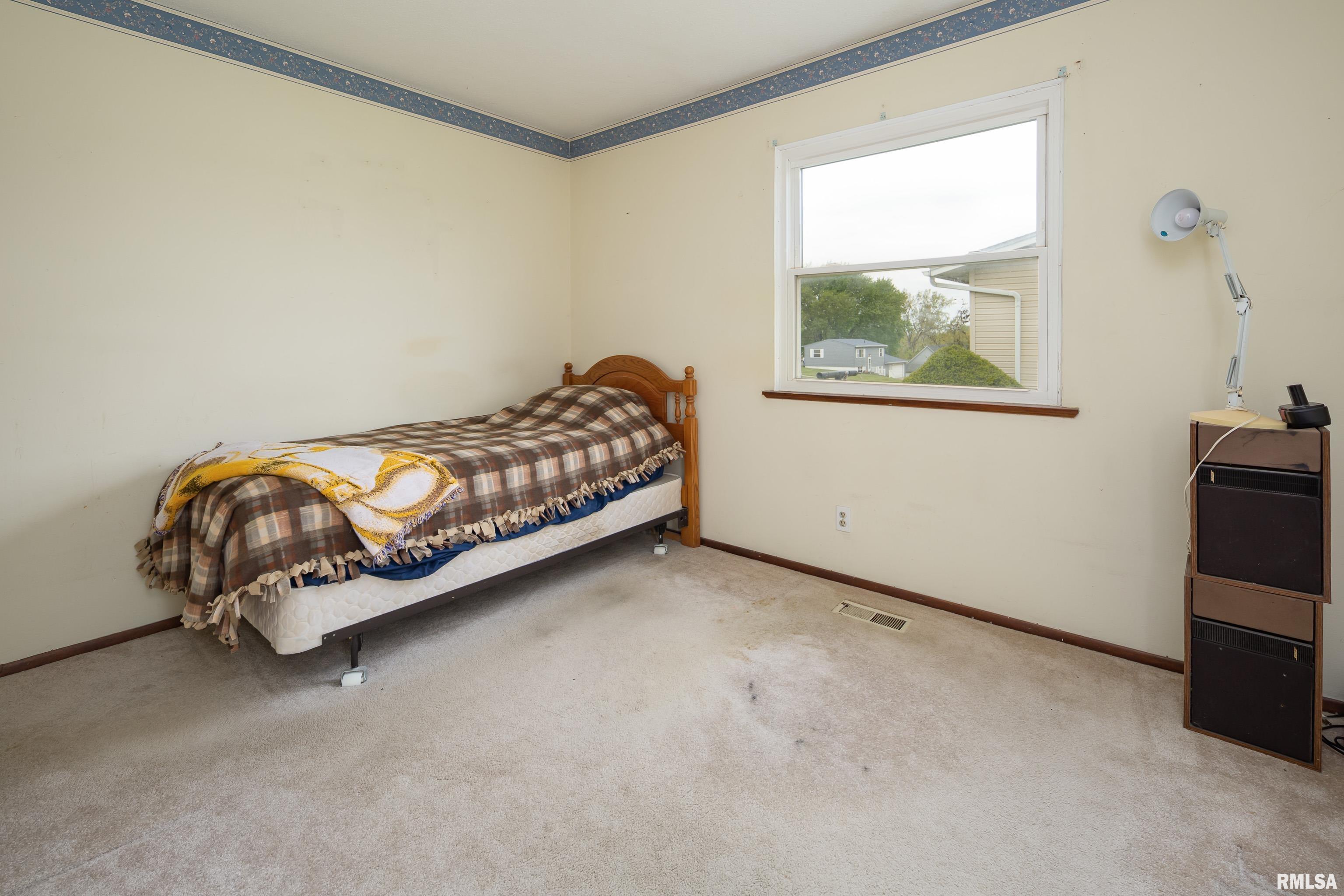 676 W 57th Street, Davenport, Iowa image 18