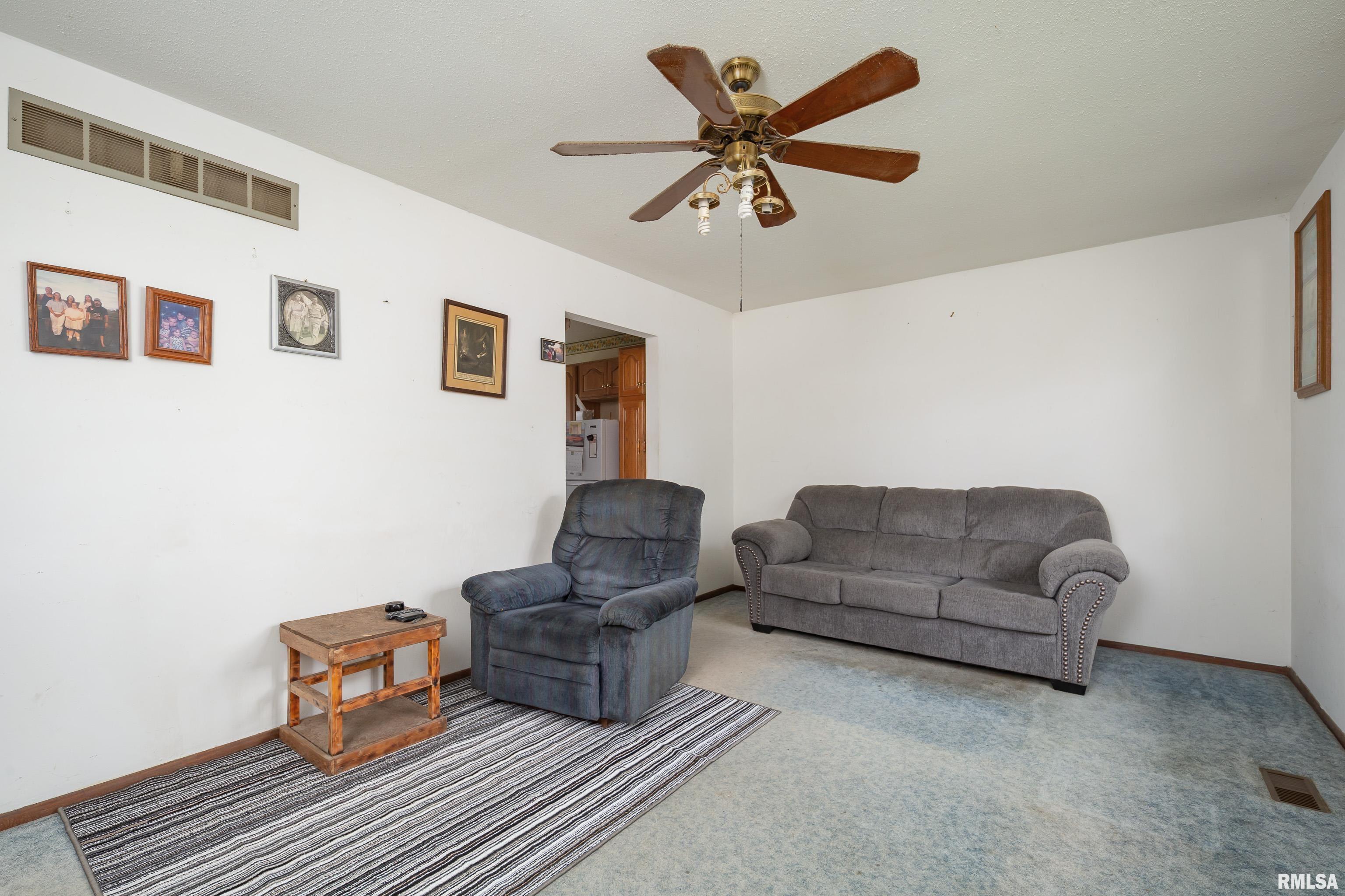 676 W 57th Street, Davenport, Iowa image 8