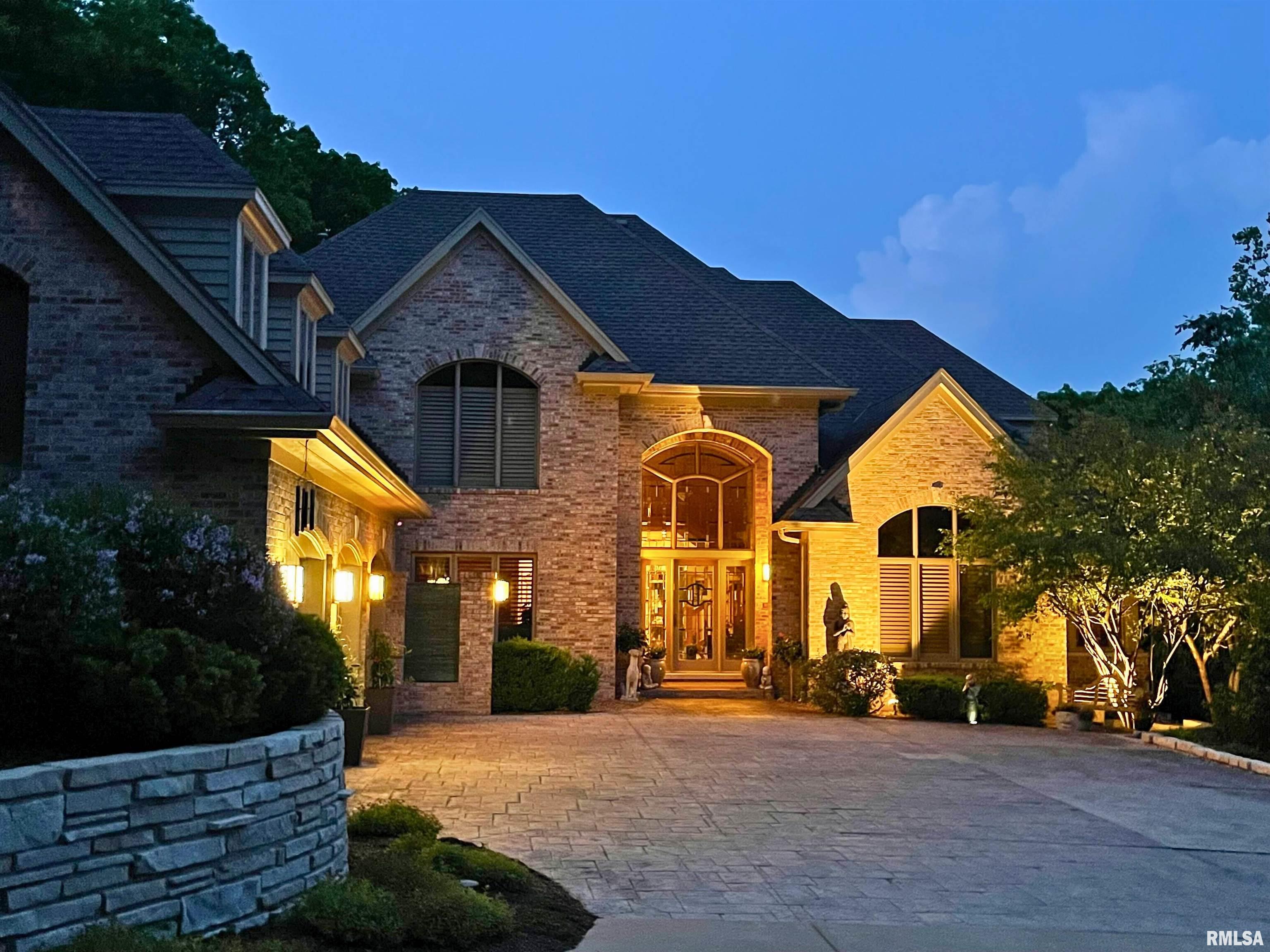 200 W Ravinwoods Road, Peoria, Illinois image 2