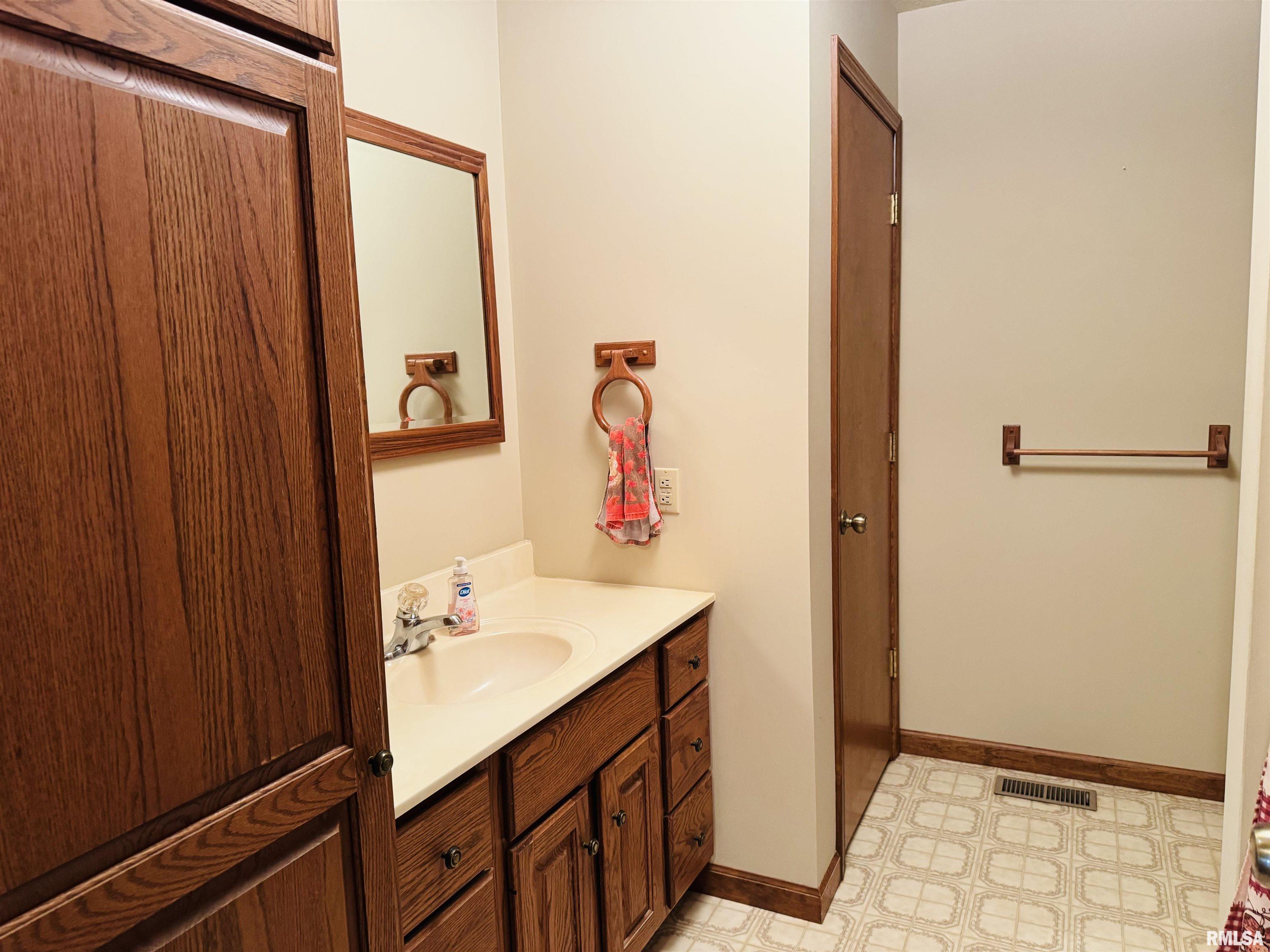 3685 Lick Creek Road, Anna, Illinois image 33
