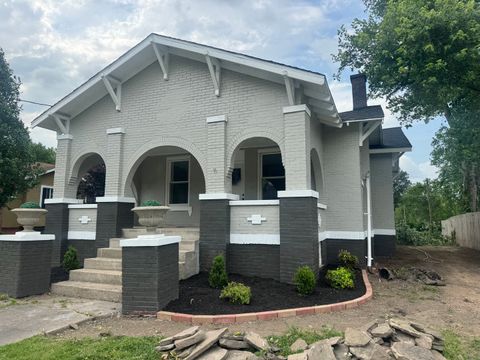 Homes For Sale - 909 W Prairie Street<br/> Marion, IL 62959