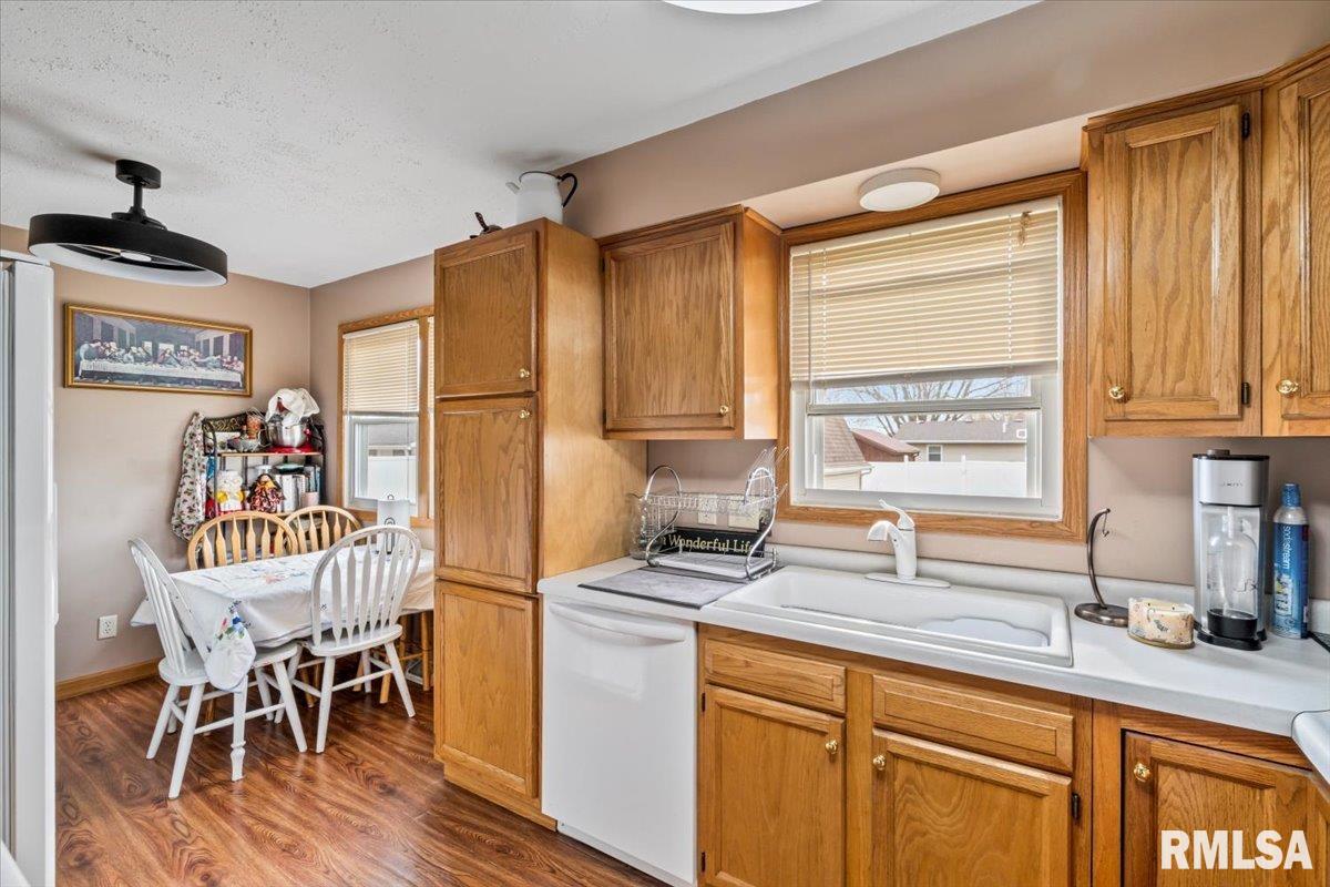204 N 8th Street, Eldridge, Iowa image 16