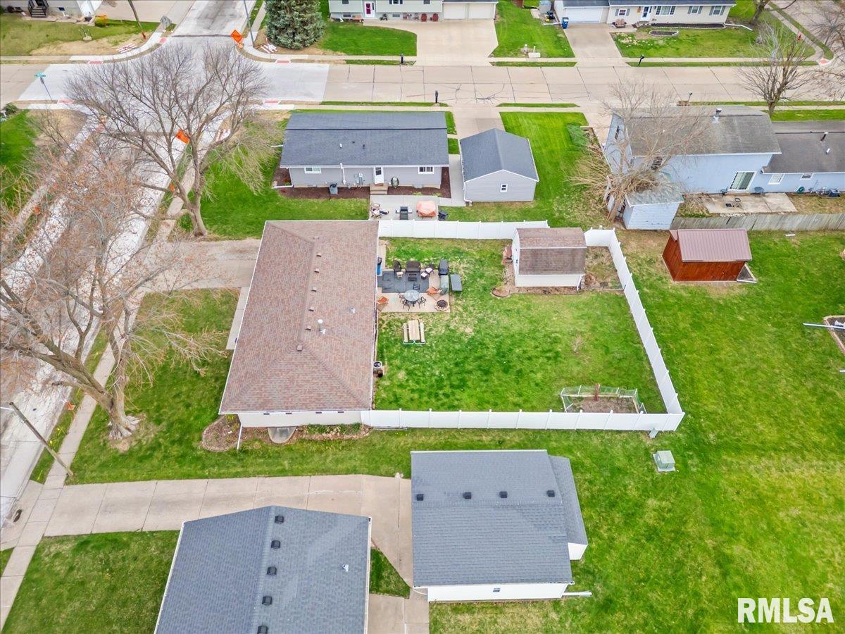 204 N 8th Street, Eldridge, Iowa image 8