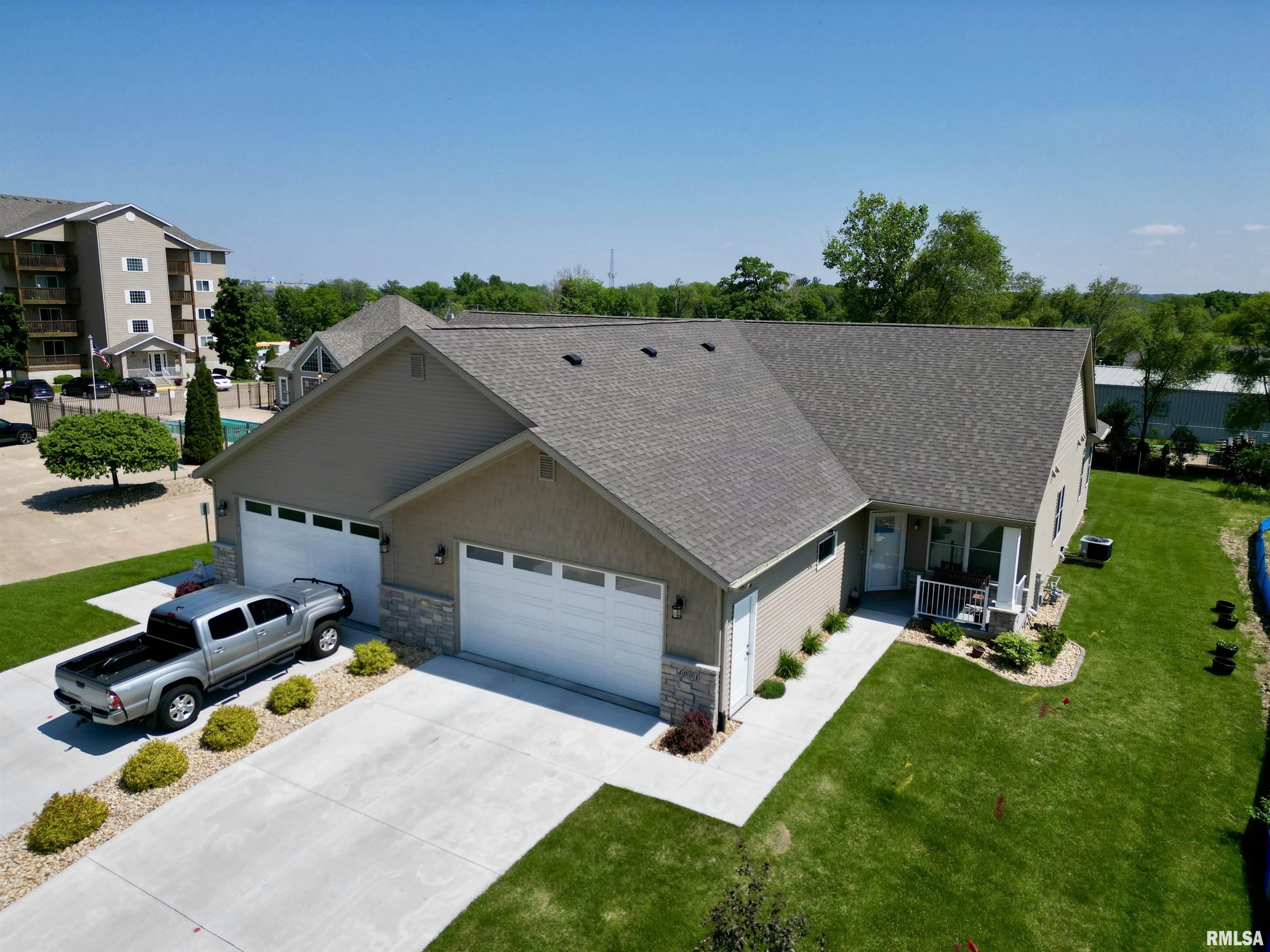 4001 Creek Hill Drive, Bettendorf, Iowa image 3