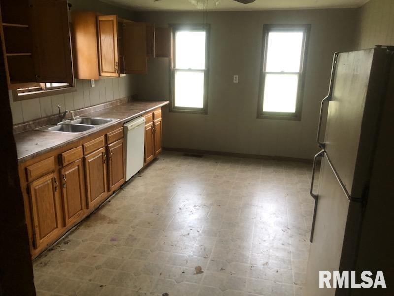 312 W York Street, Camp Point, Illinois image 4