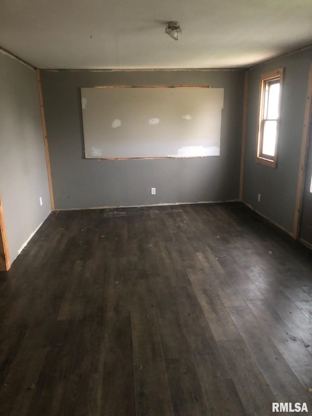 312 W York Street, Camp Point, Illinois image 2