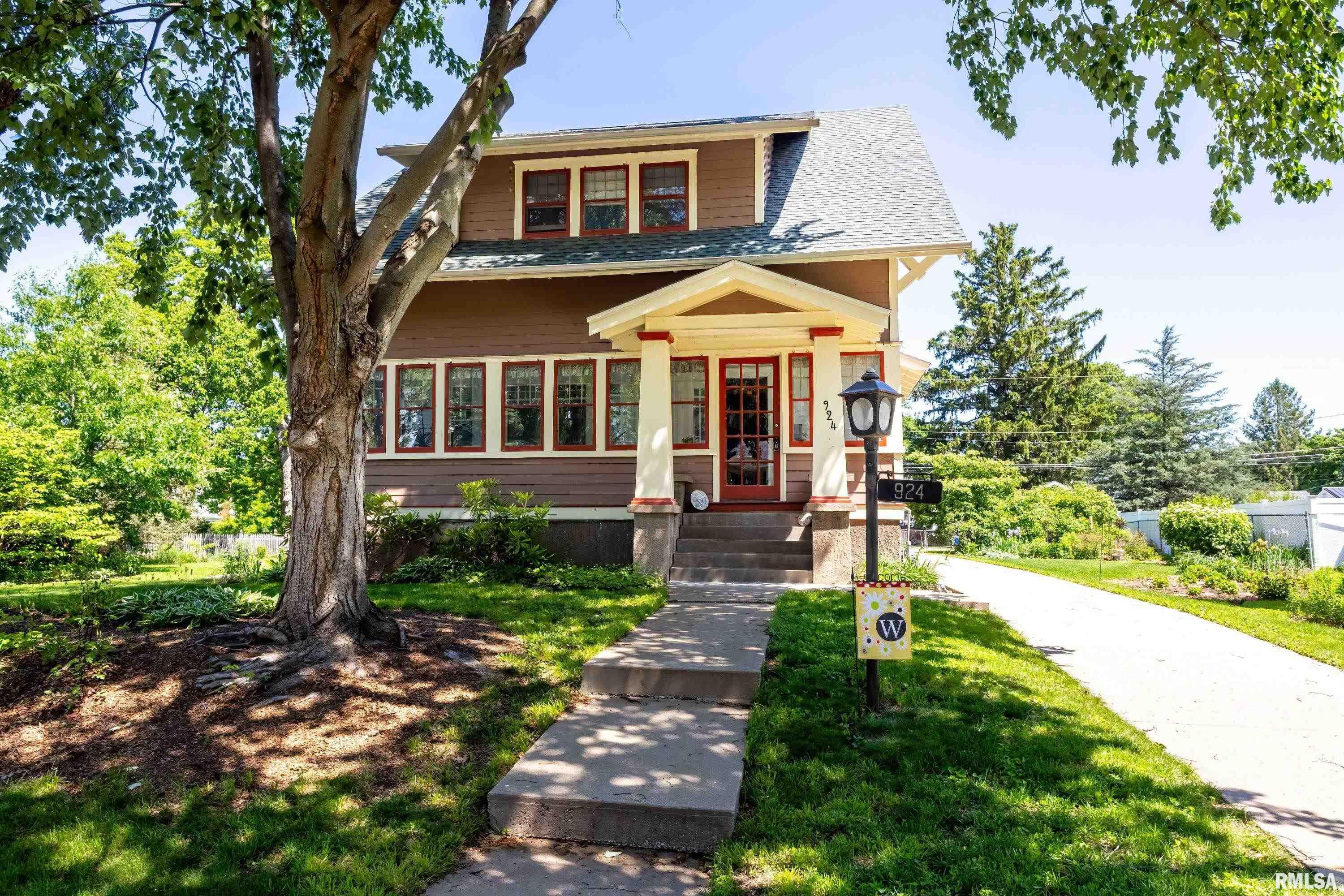 924 Brown Street, Bettendorf, Iowa image 46