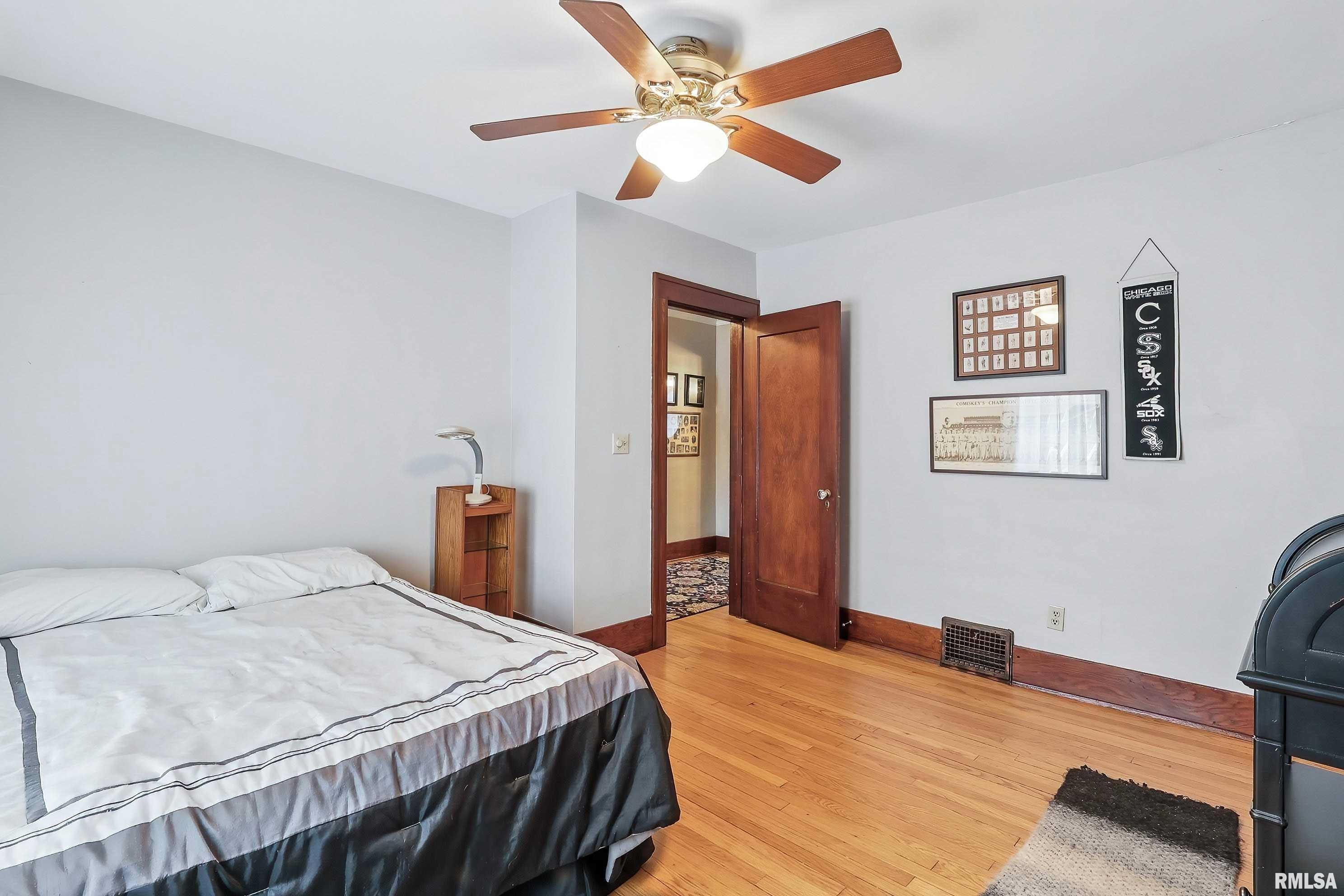 924 Brown Street, Bettendorf, Iowa image 23