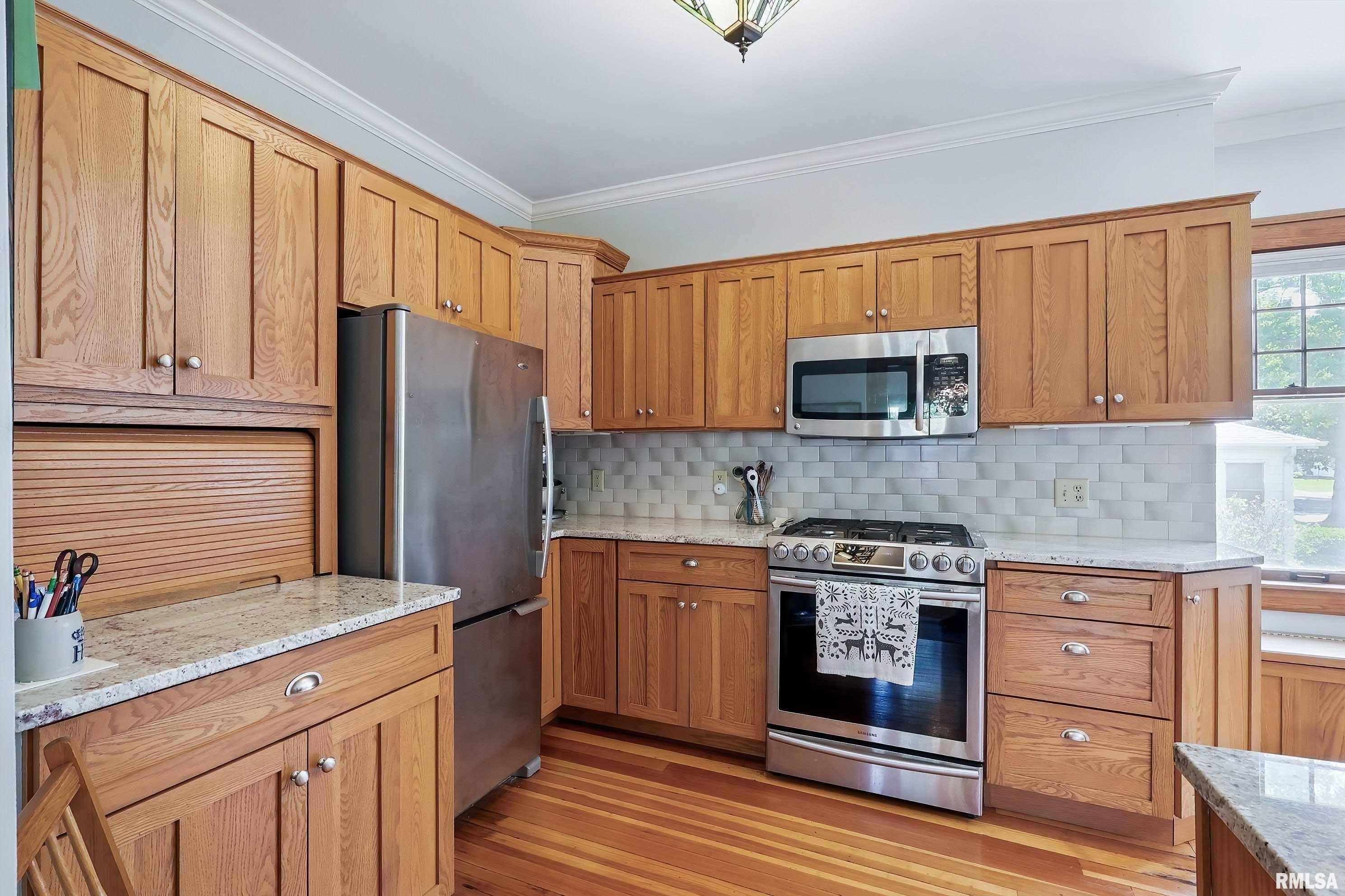 924 Brown Street, Bettendorf, Iowa image 20