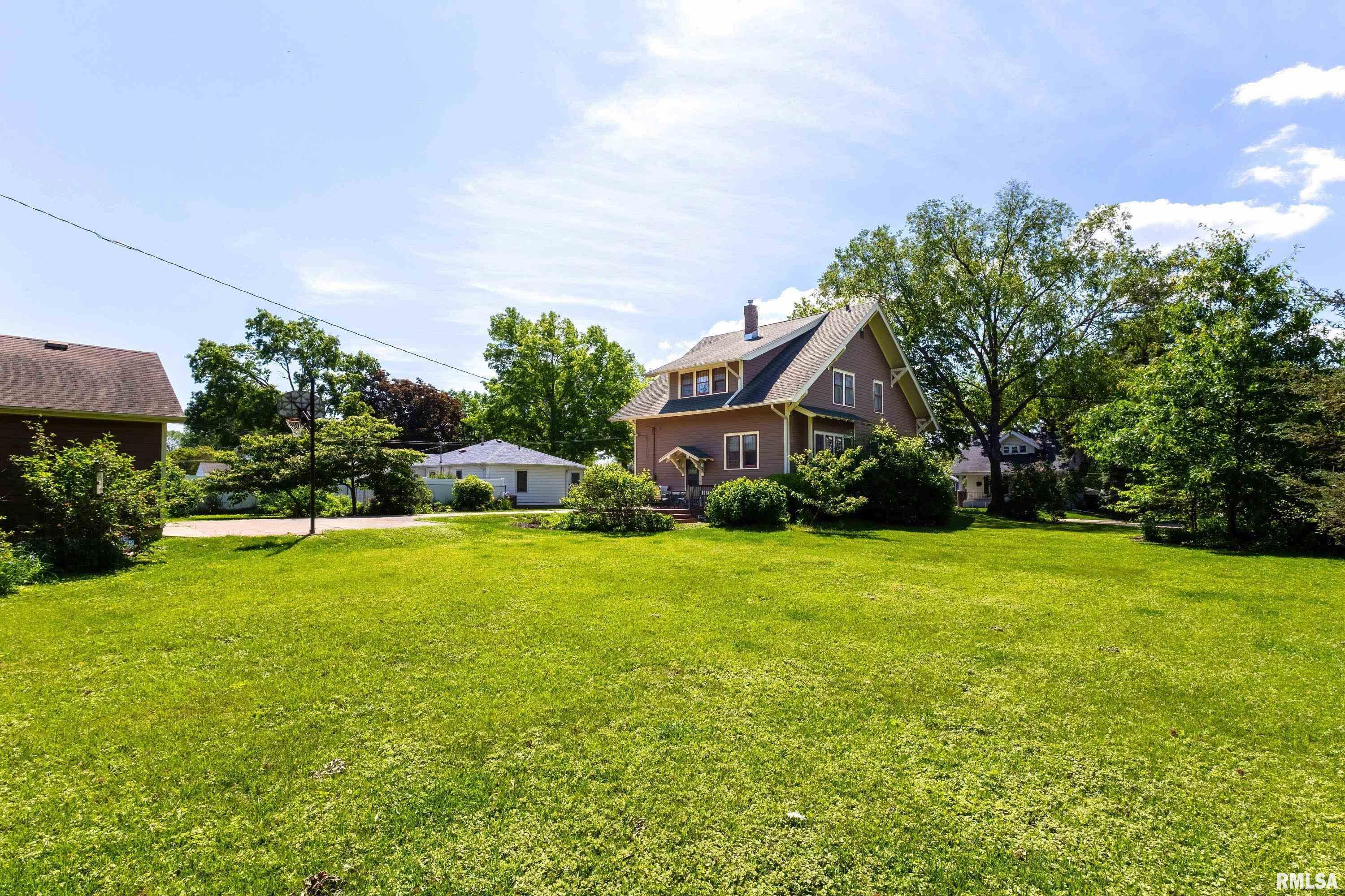 924 Brown Street, Bettendorf, Iowa image 40