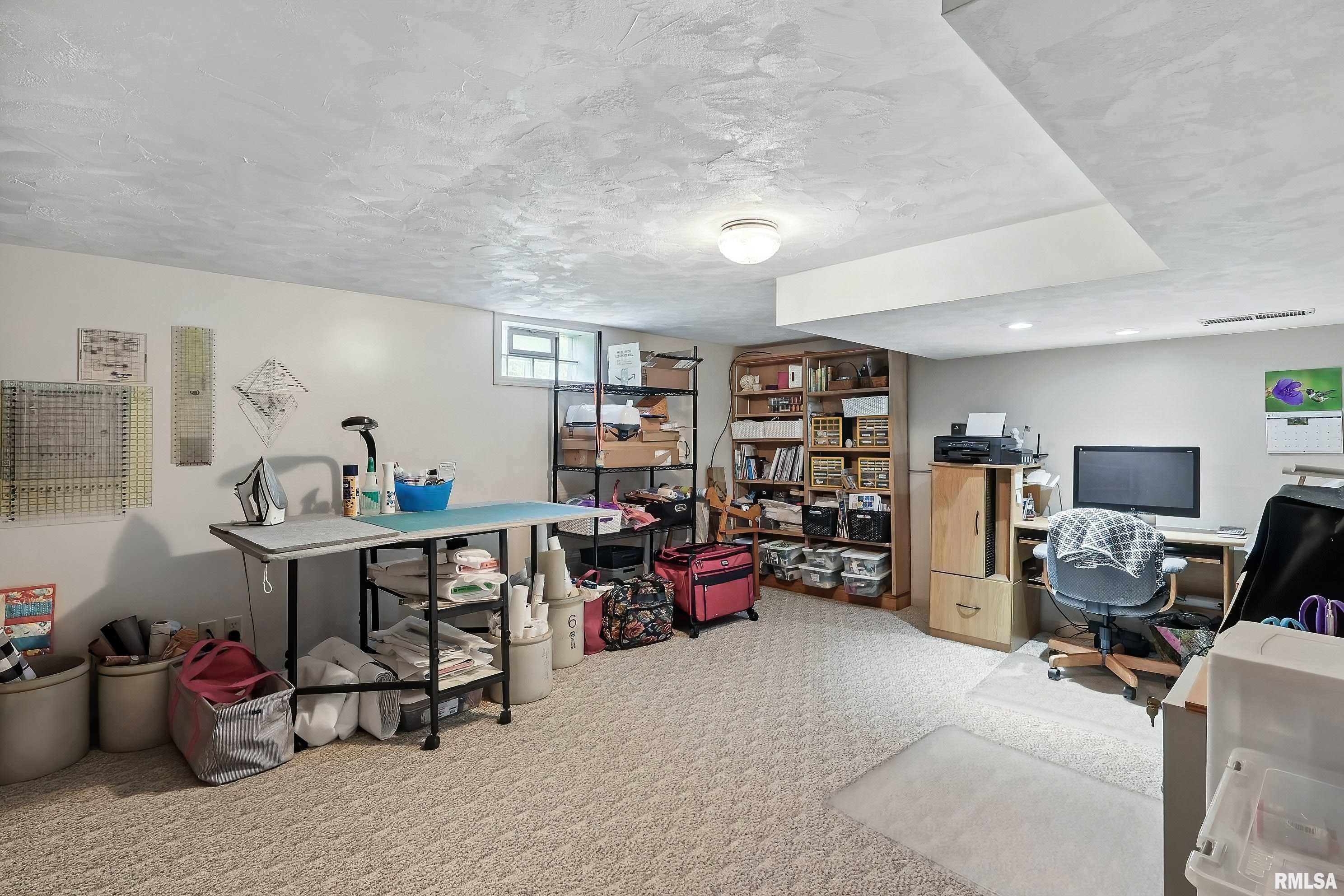 924 Brown Street, Bettendorf, Iowa image 36