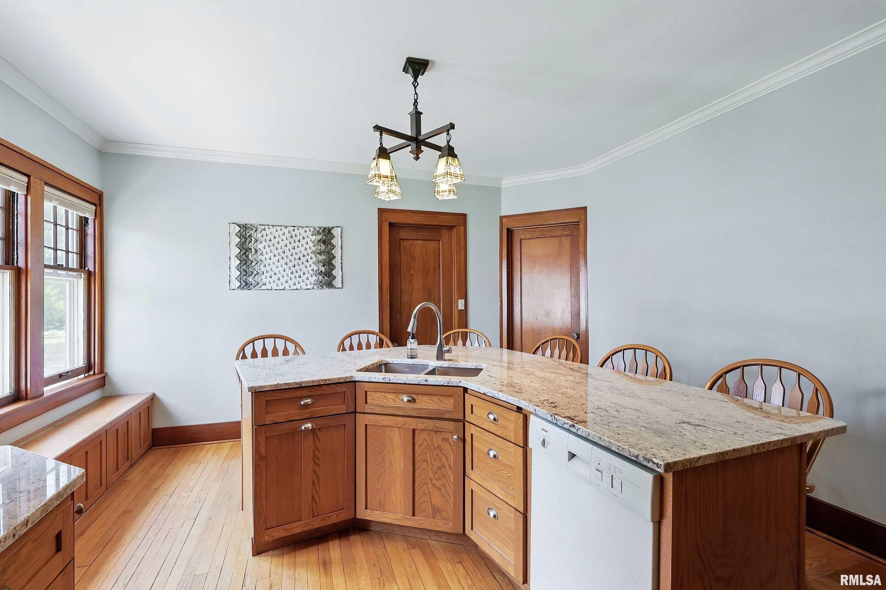 924 Brown Street, Bettendorf, Iowa image 19