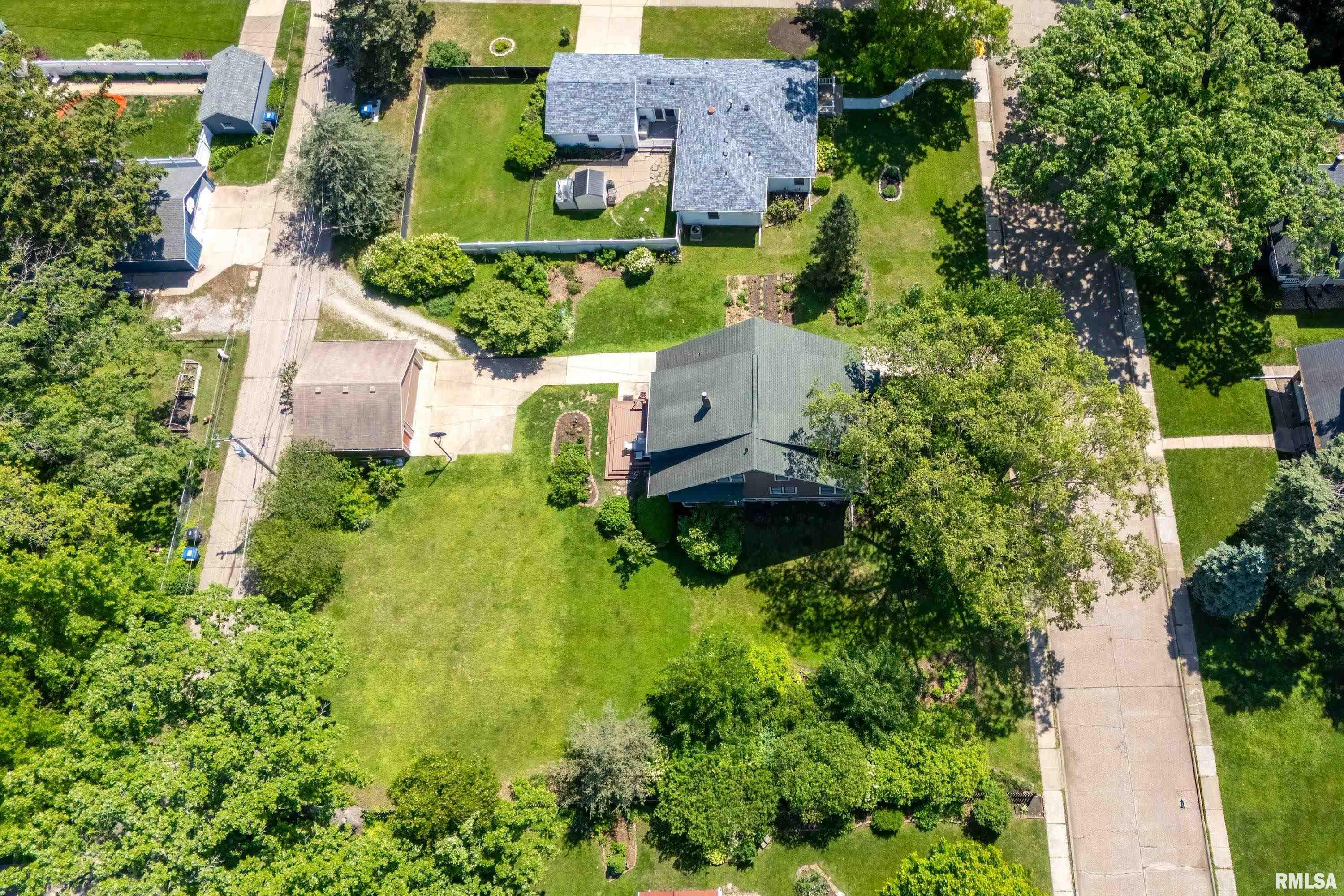 924 Brown Street, Bettendorf, Iowa image 42