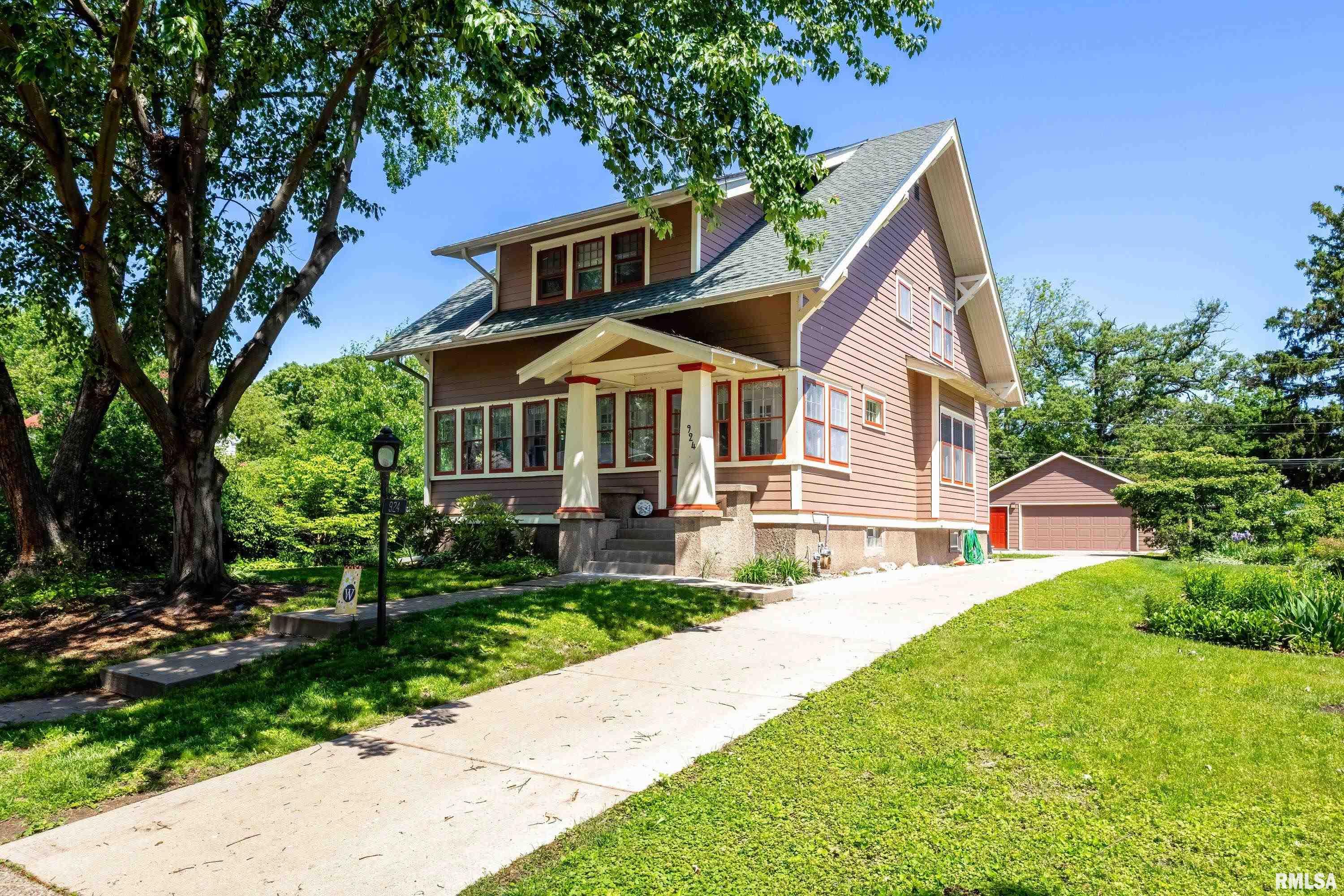 924 Brown Street, Bettendorf, Iowa image 3