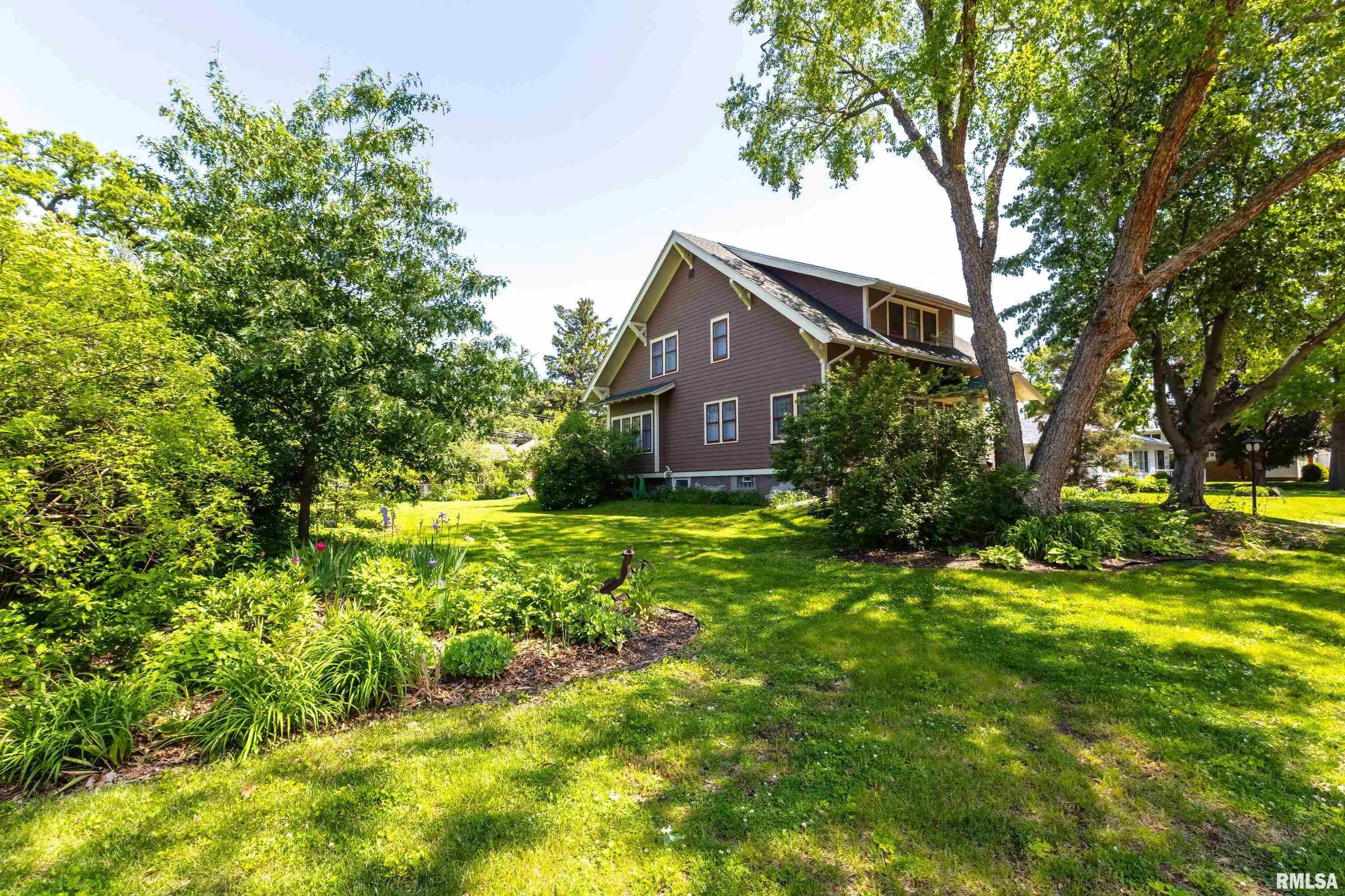 924 Brown Street, Bettendorf, Iowa image 4