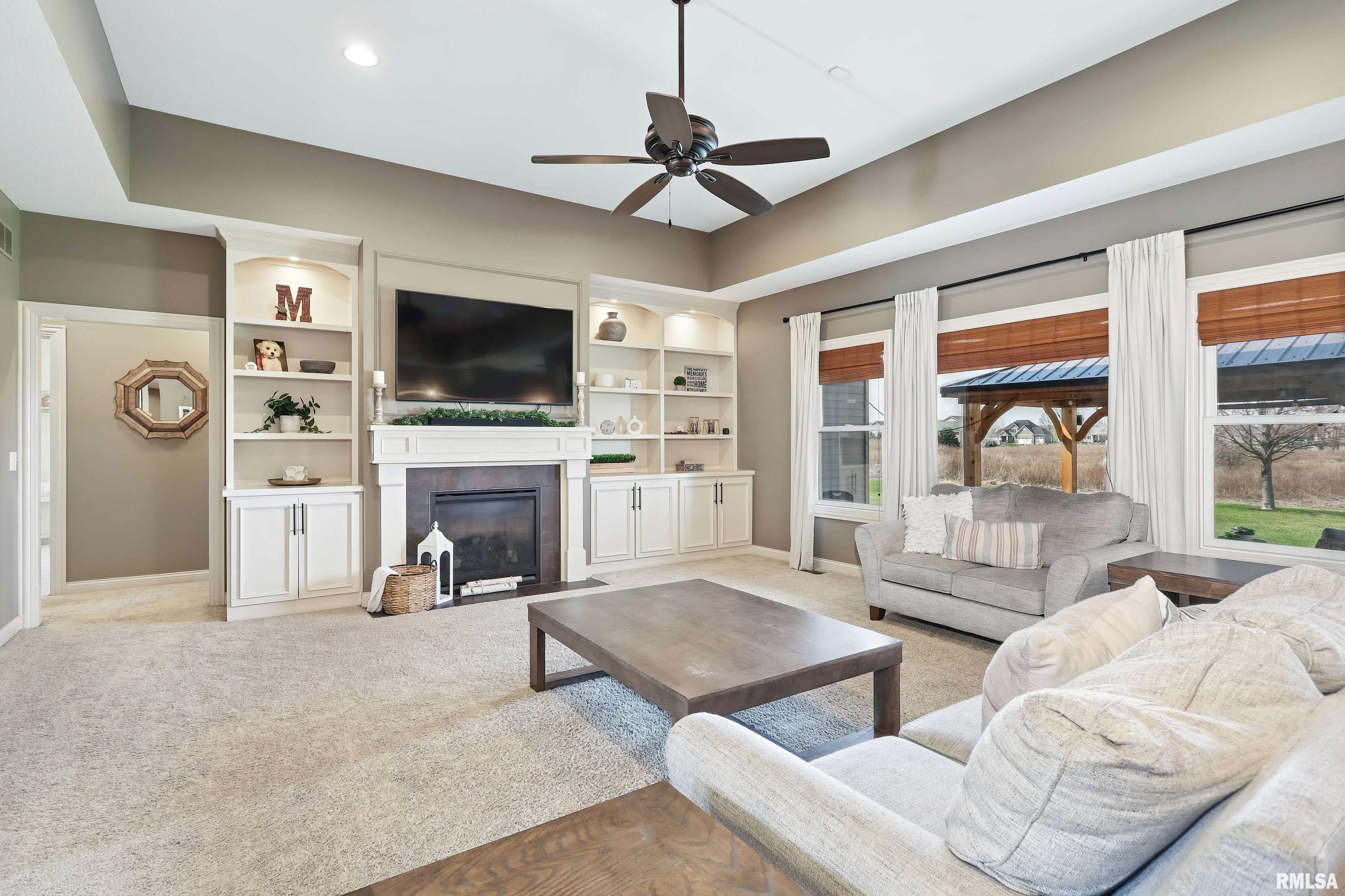 6438 Whispering Pine Drive, Davenport, Iowa image 9