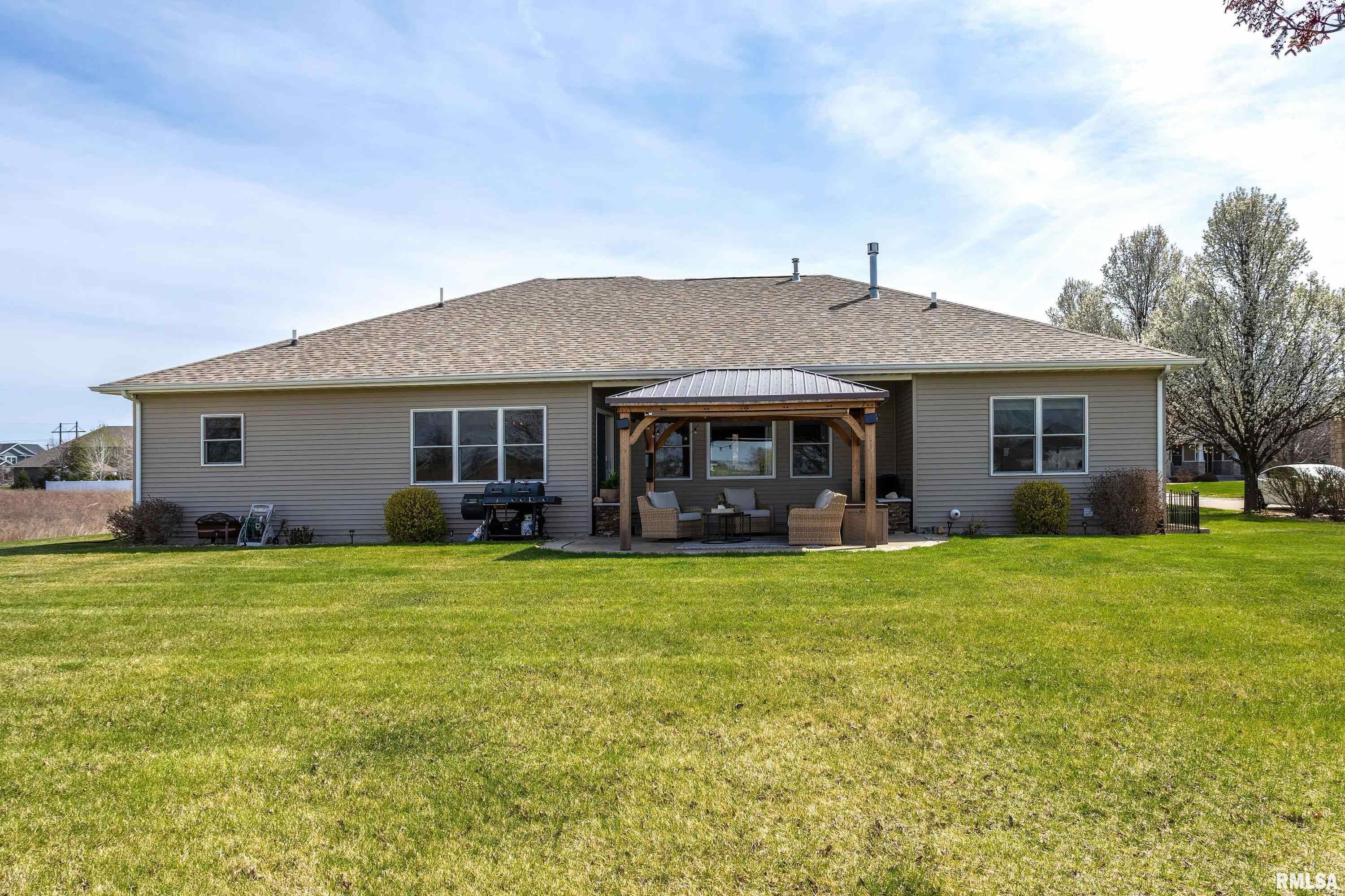 6438 Whispering Pine Drive, Davenport, Iowa image 42