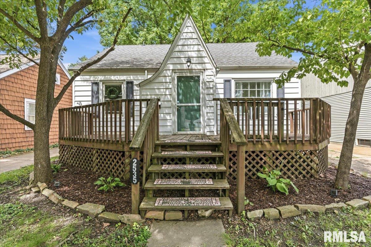 Photo 1 of 25 — 2535 S 8TH Street, Springfield, IL 62703
