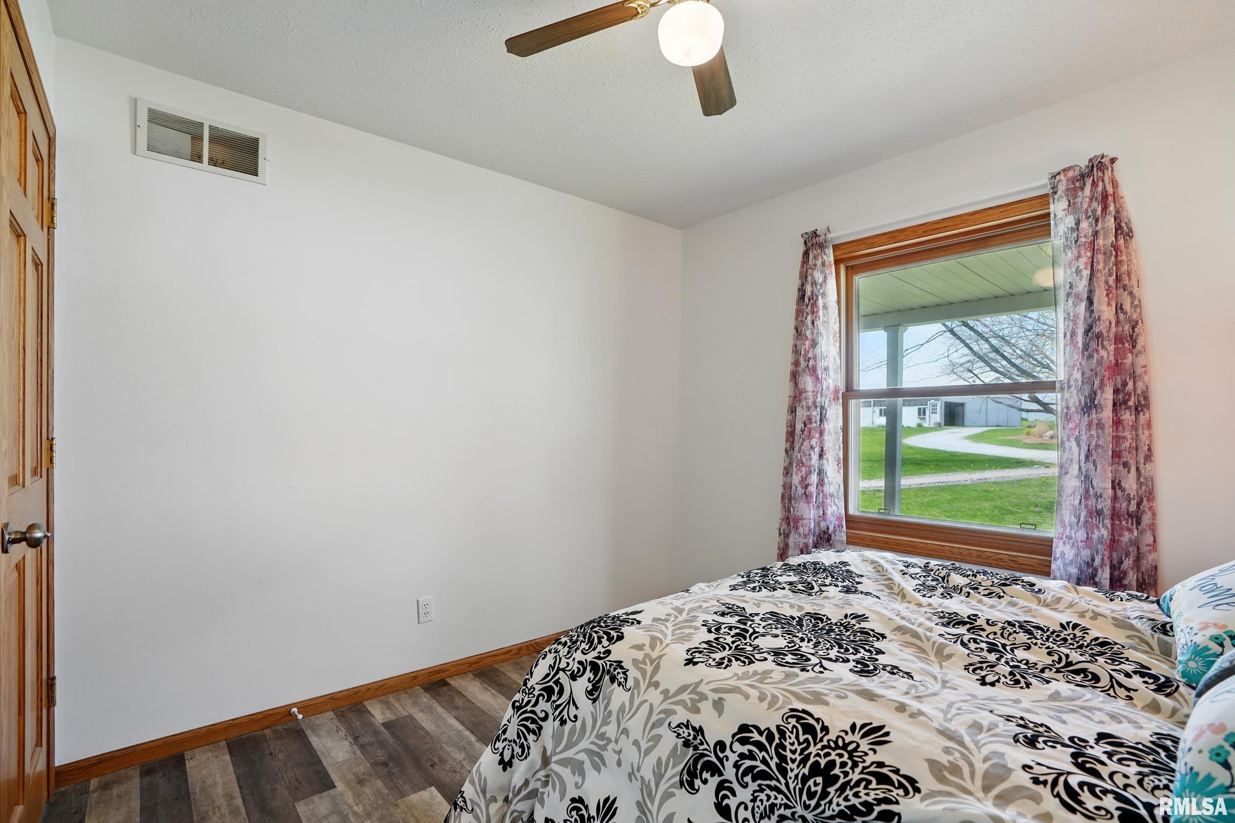 9721 115th Street West, Andalusia, Illinois image 32