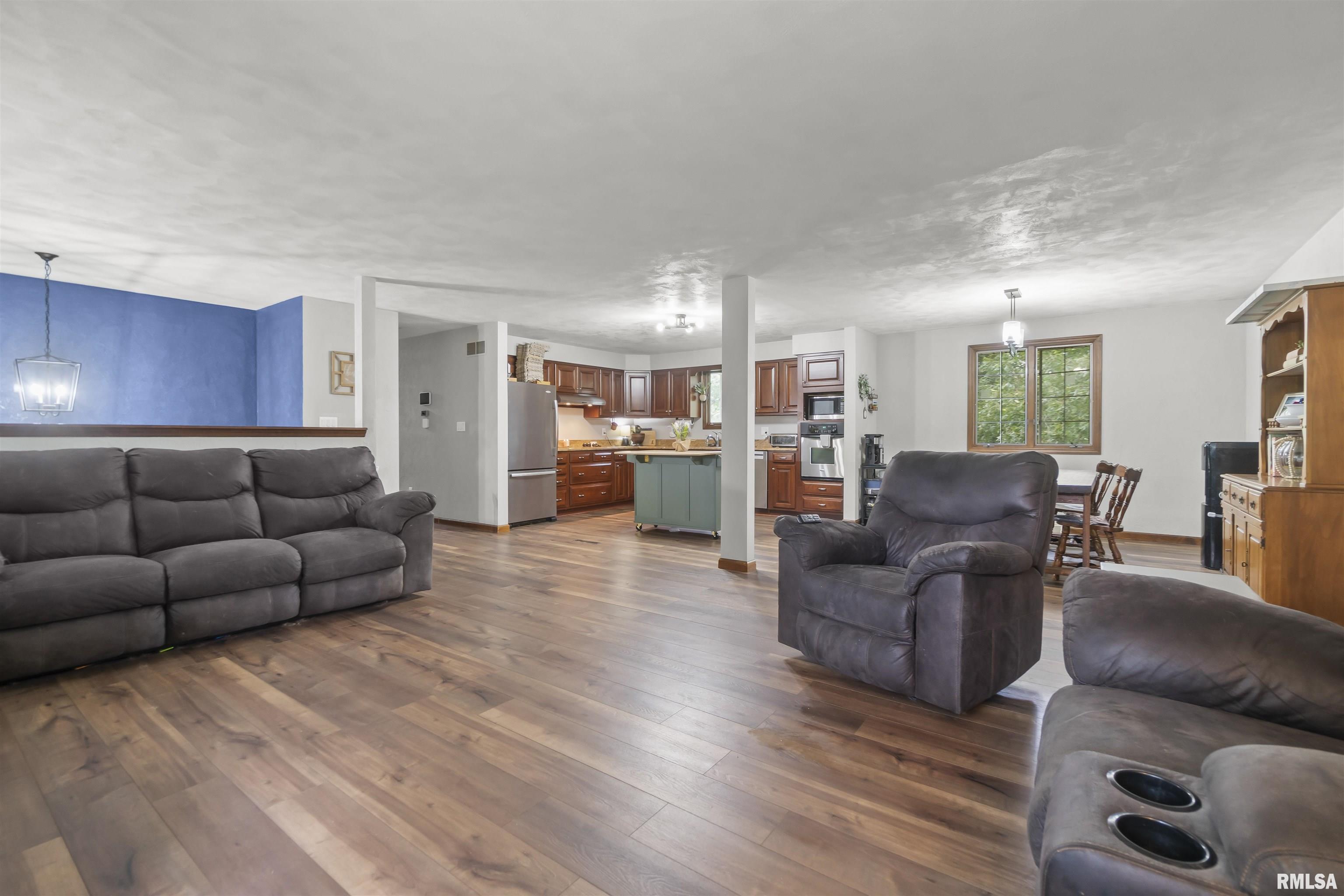 201 E Lake Shore Drive, Edelstein, Illinois image 11