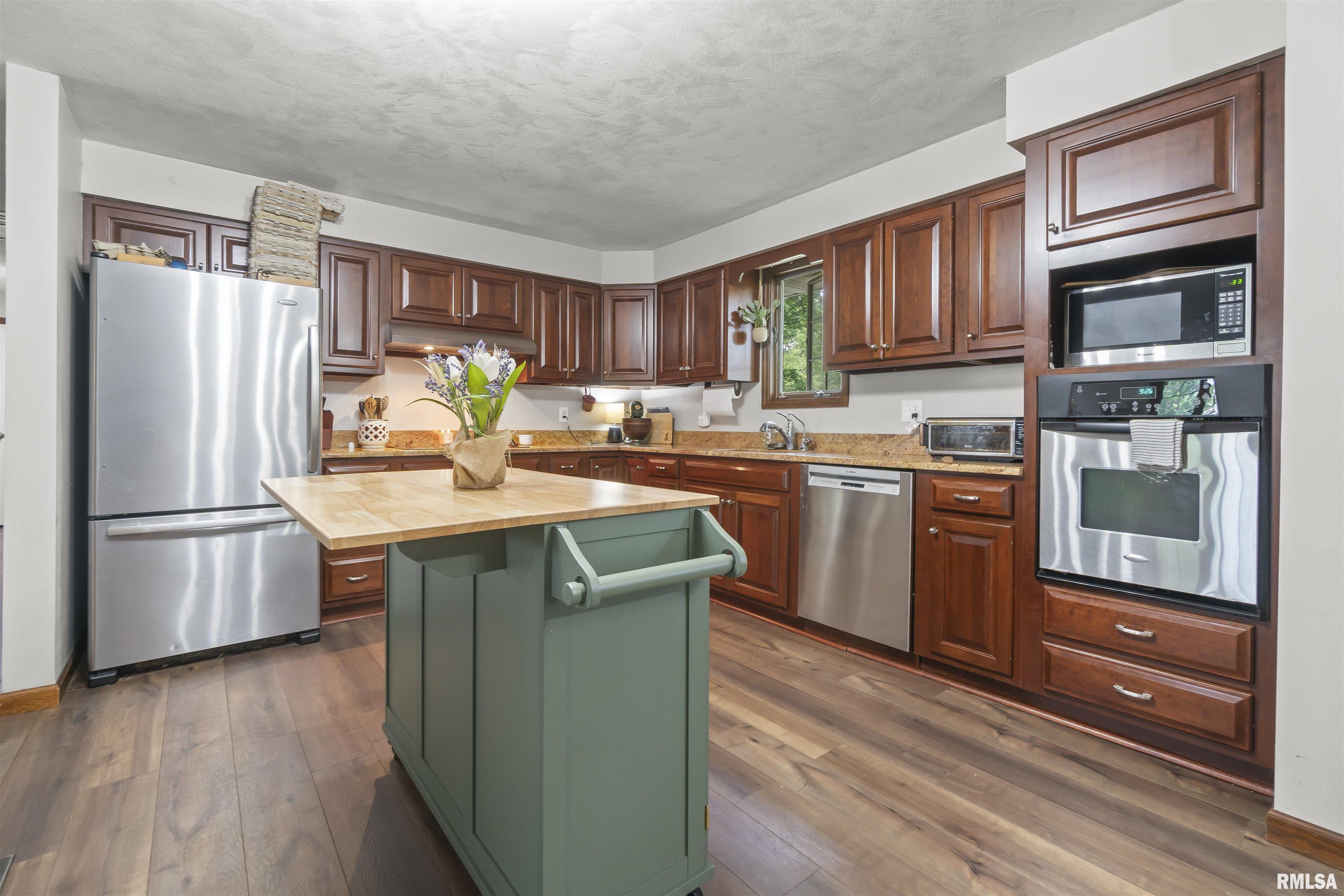 201 E Lake Shore Drive, Edelstein, Illinois image 8