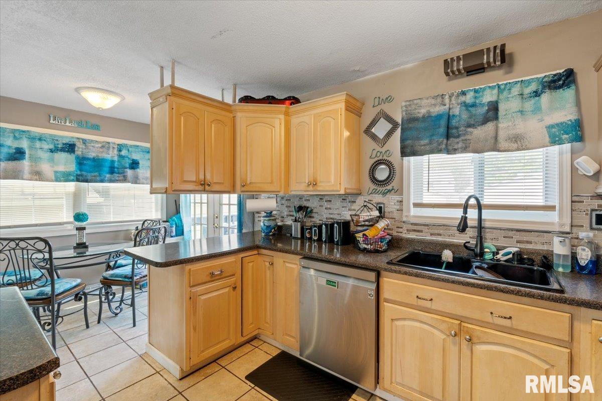 3110 N Pine Street, Davenport, Iowa image 14