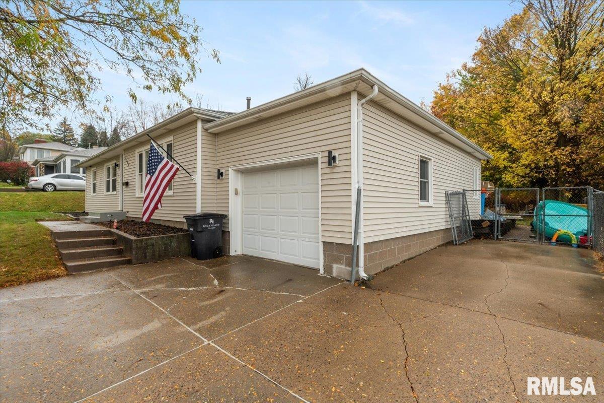 1300 26th Avenue, Rock Island, Illinois image 10