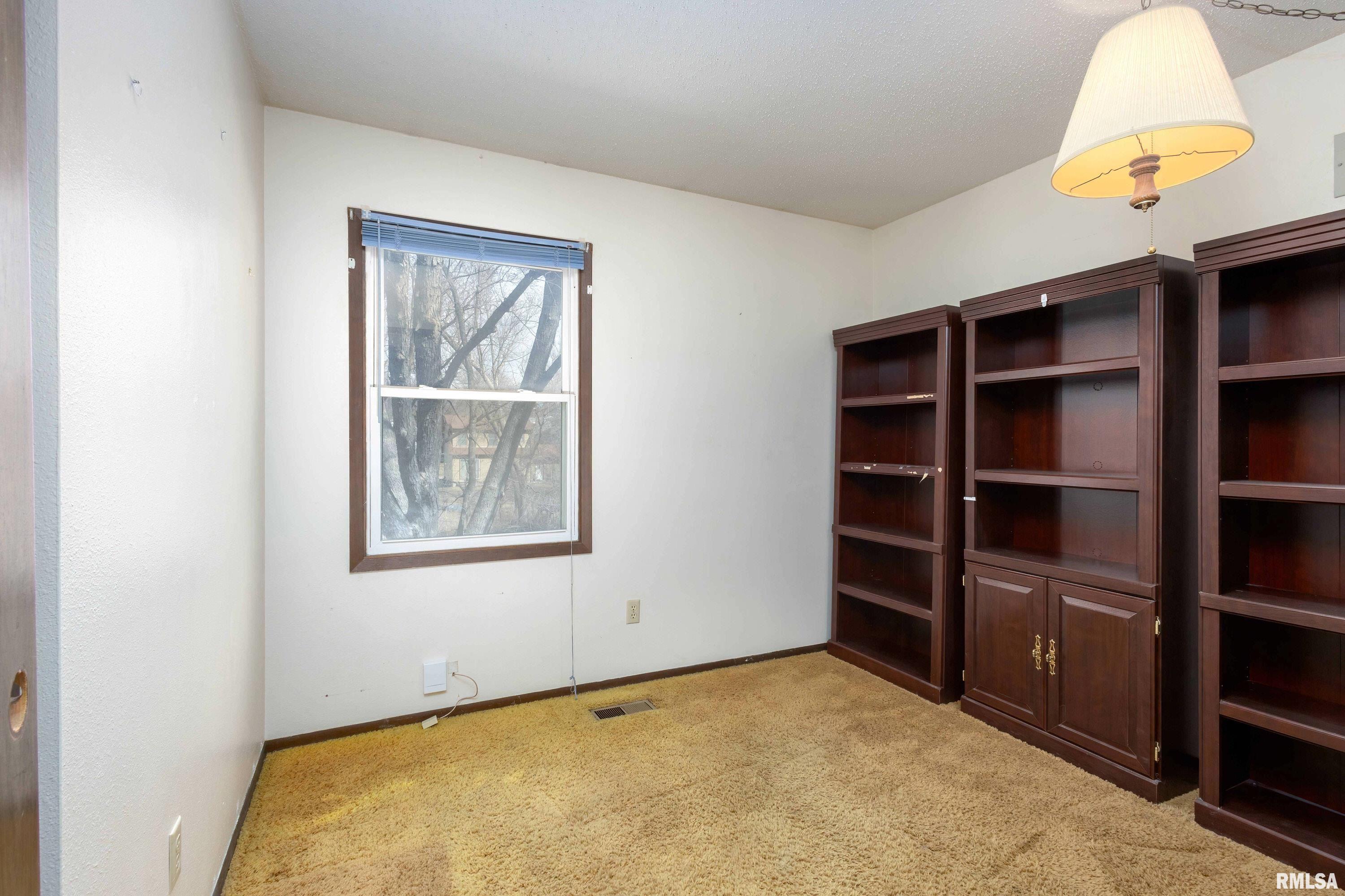 2616 W 56th Street, Davenport, Iowa image 6