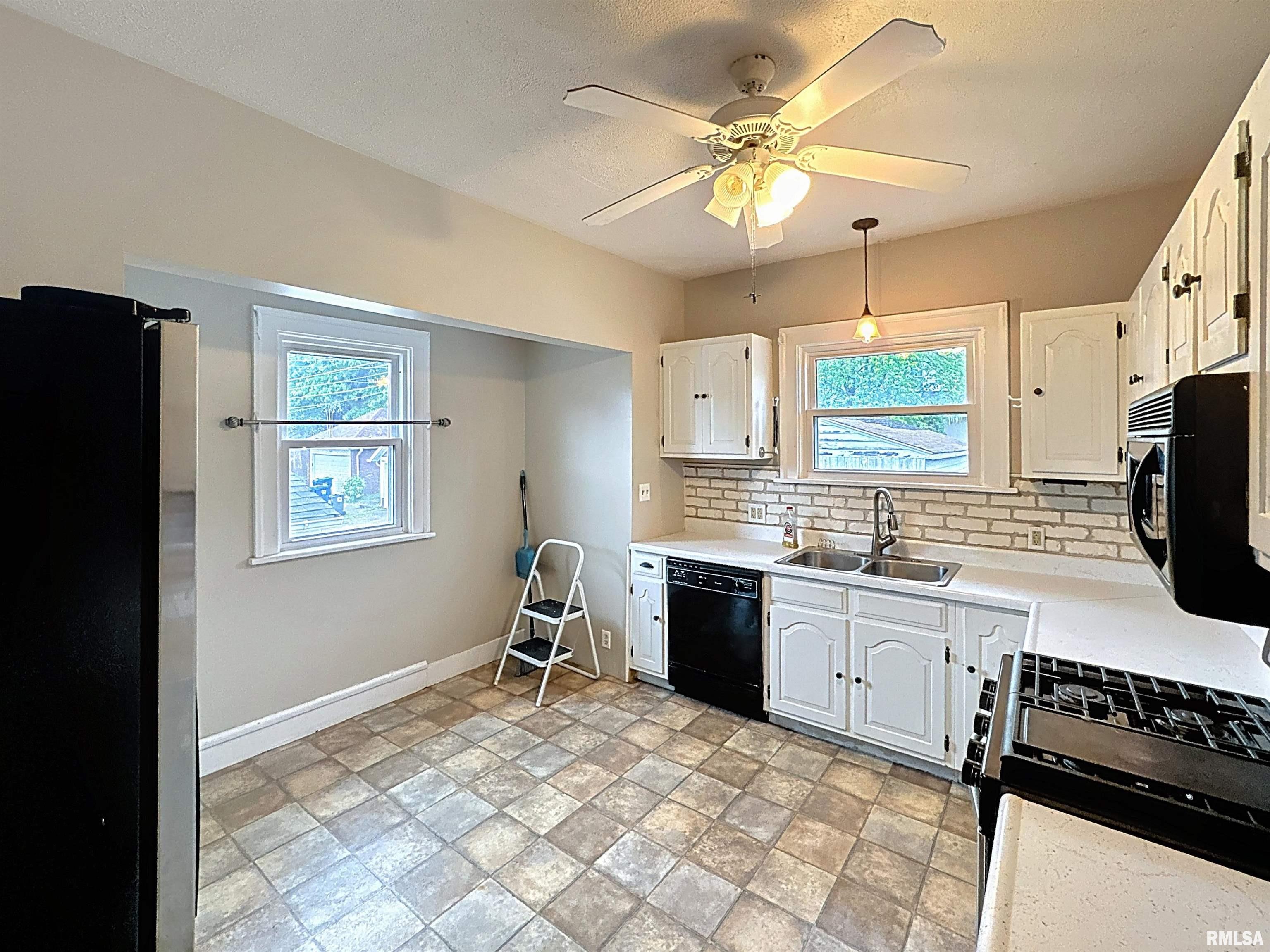 308 E Central Park Avenue, Davenport, Iowa image 10