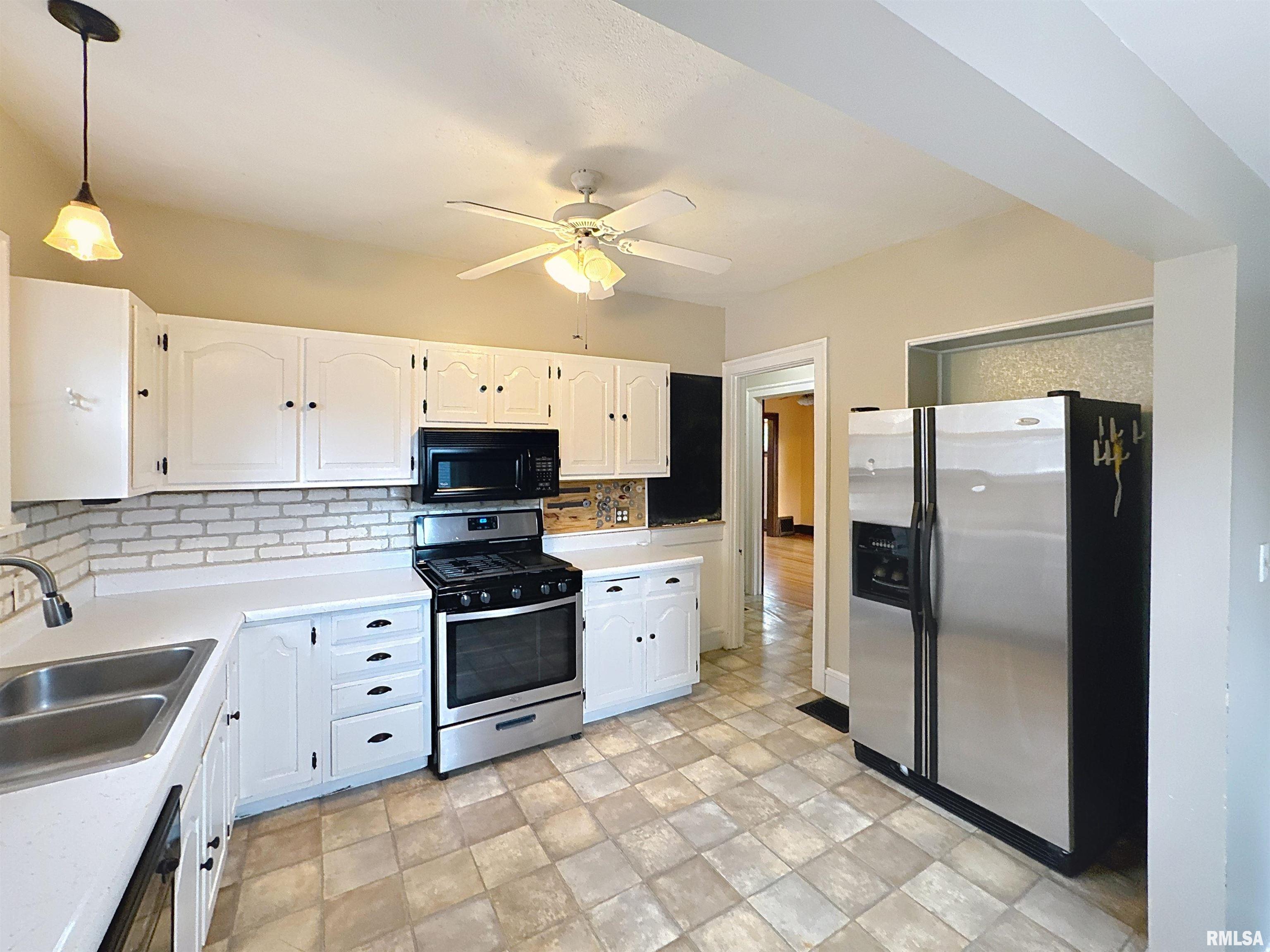 308 E Central Park Avenue, Davenport, Iowa image 11
