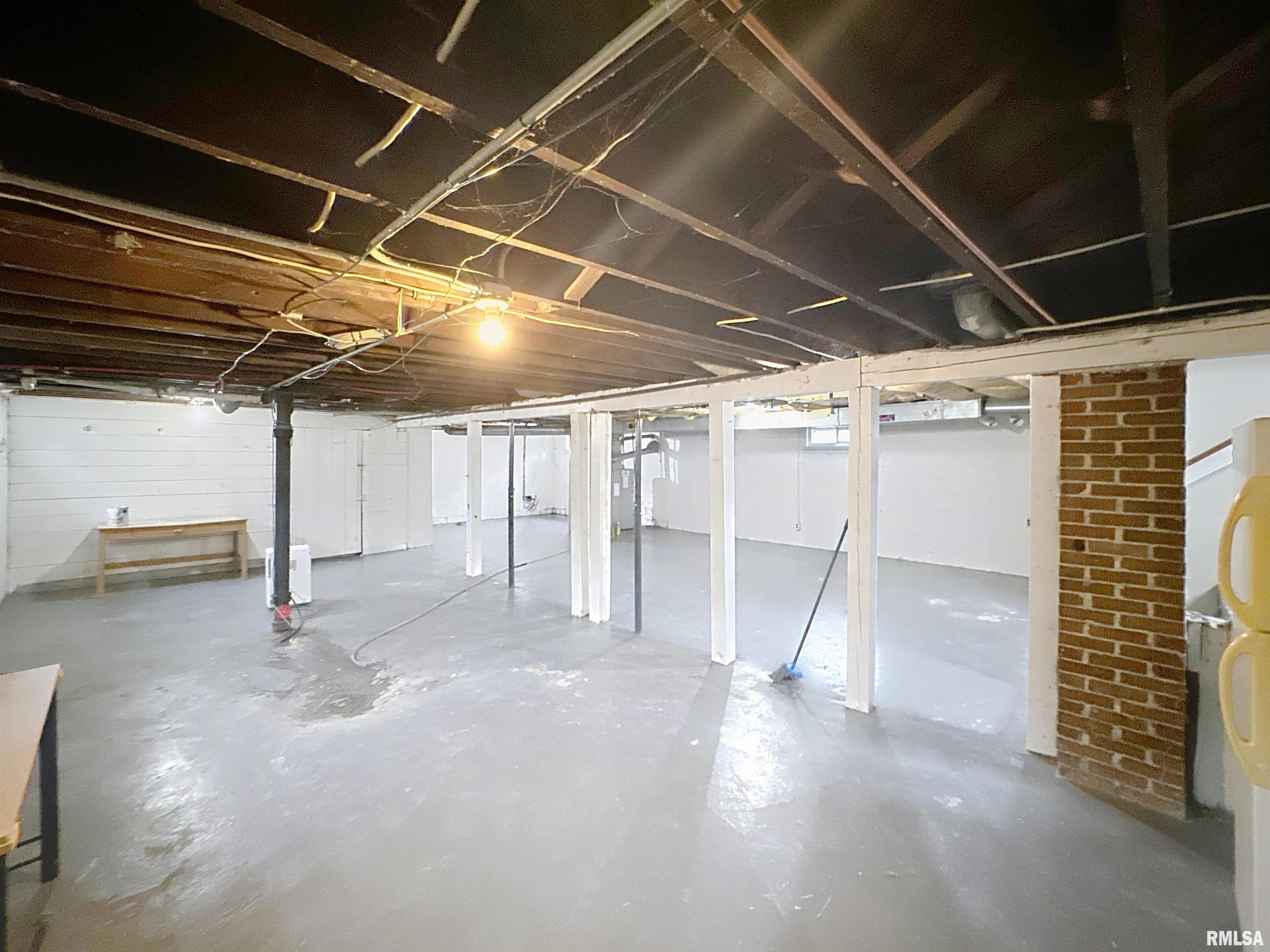 308 E Central Park Avenue, Davenport, Iowa image 18