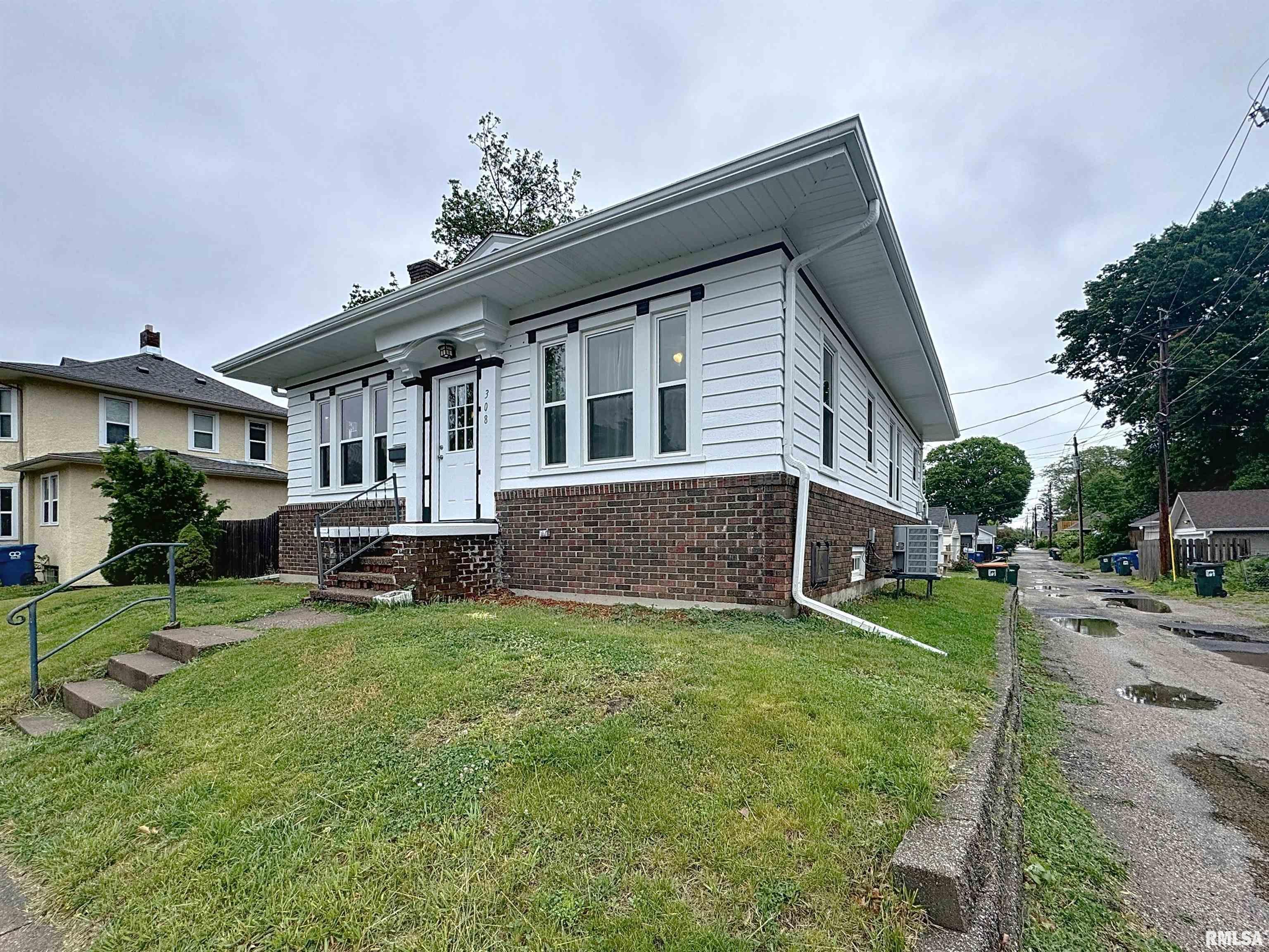 308 E Central Park Avenue, Davenport, Iowa image 2