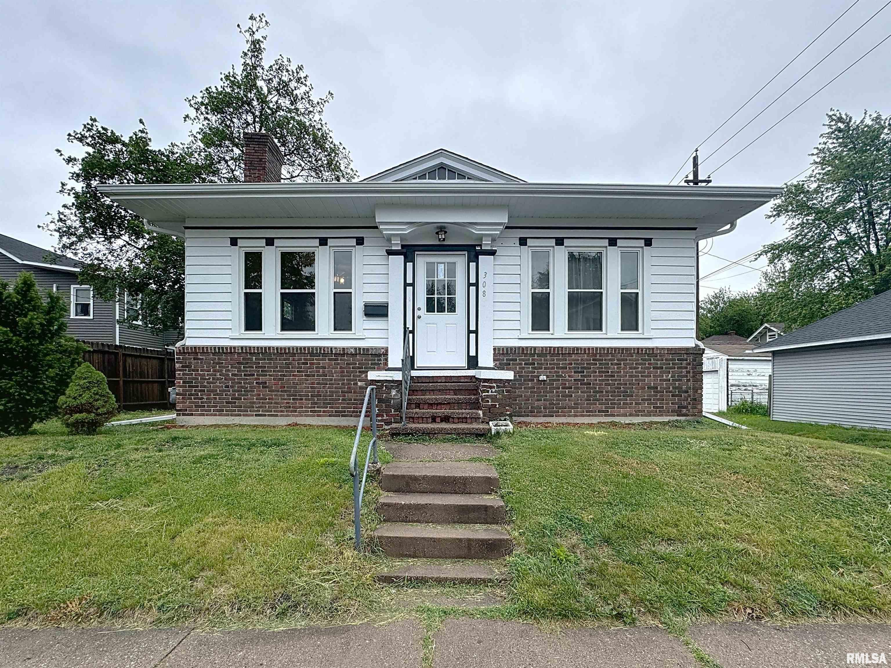 308 E Central Park Avenue, Davenport, Iowa image 1