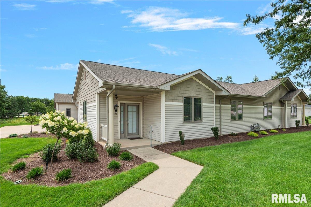 Photo 1 of 19 — 805 COLORADO Court, Springfield, IL 62711