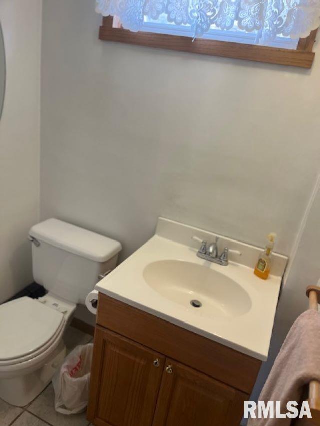 1128 N Cody Road, Le Claire, Iowa image 20