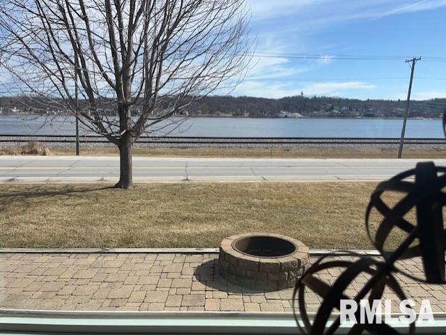 1128 N Cody Road, Le Claire, Iowa image 34