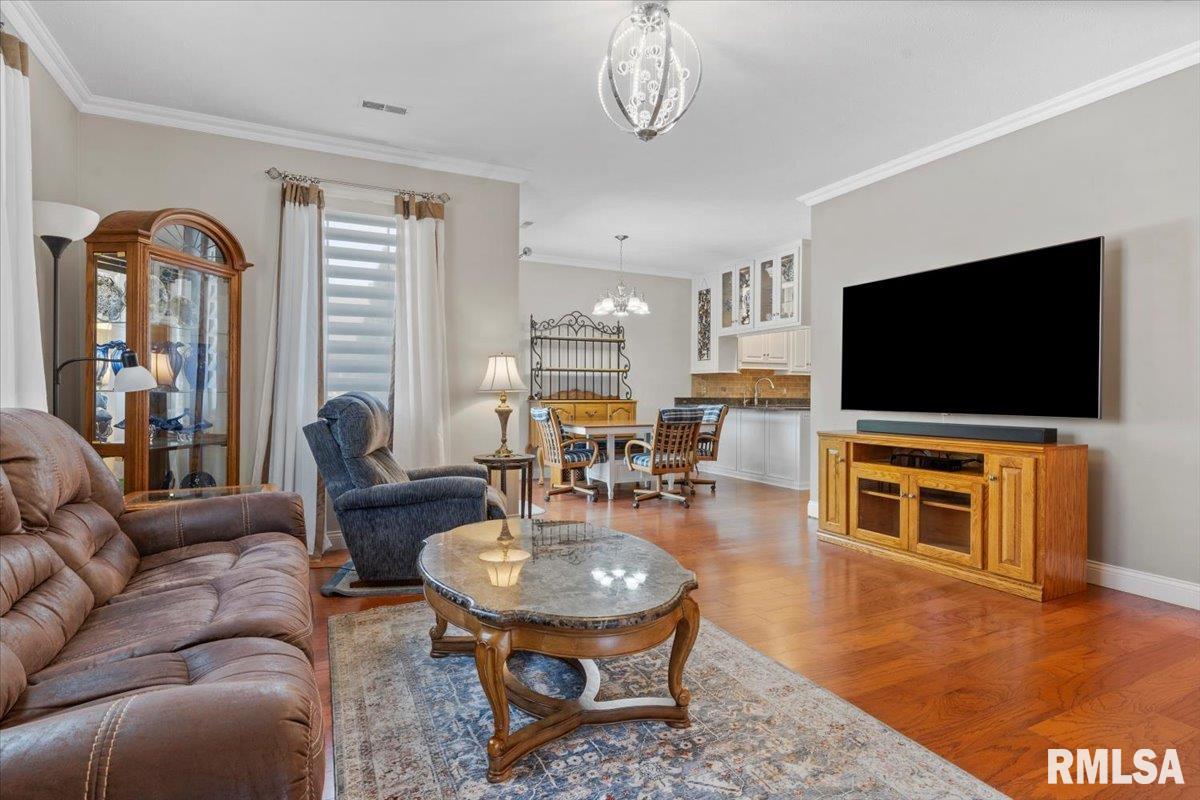 812 Longleaf Court, Springfield, Illinois image 3