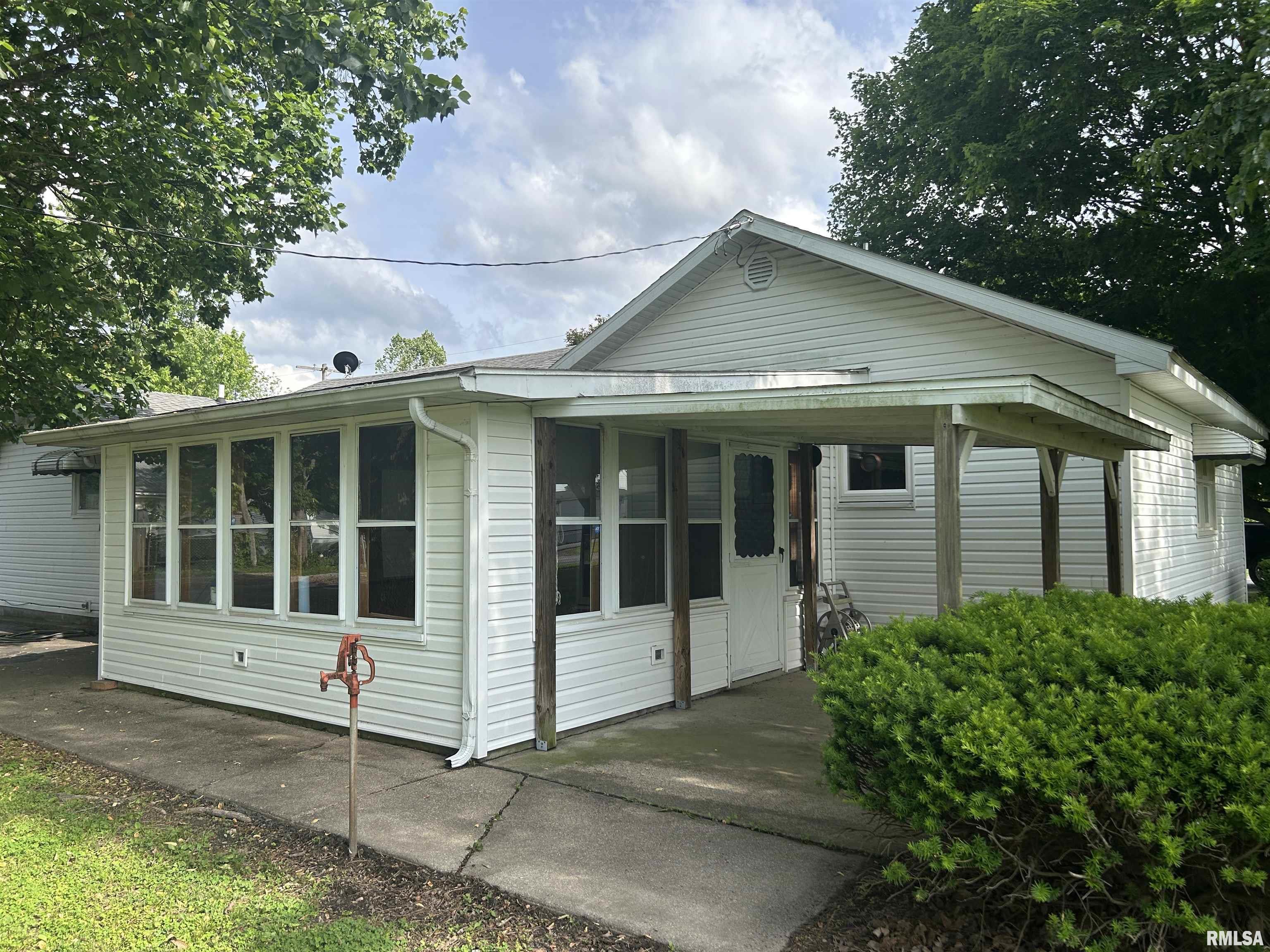 401 W 11th Street, Christopher, Illinois image 4