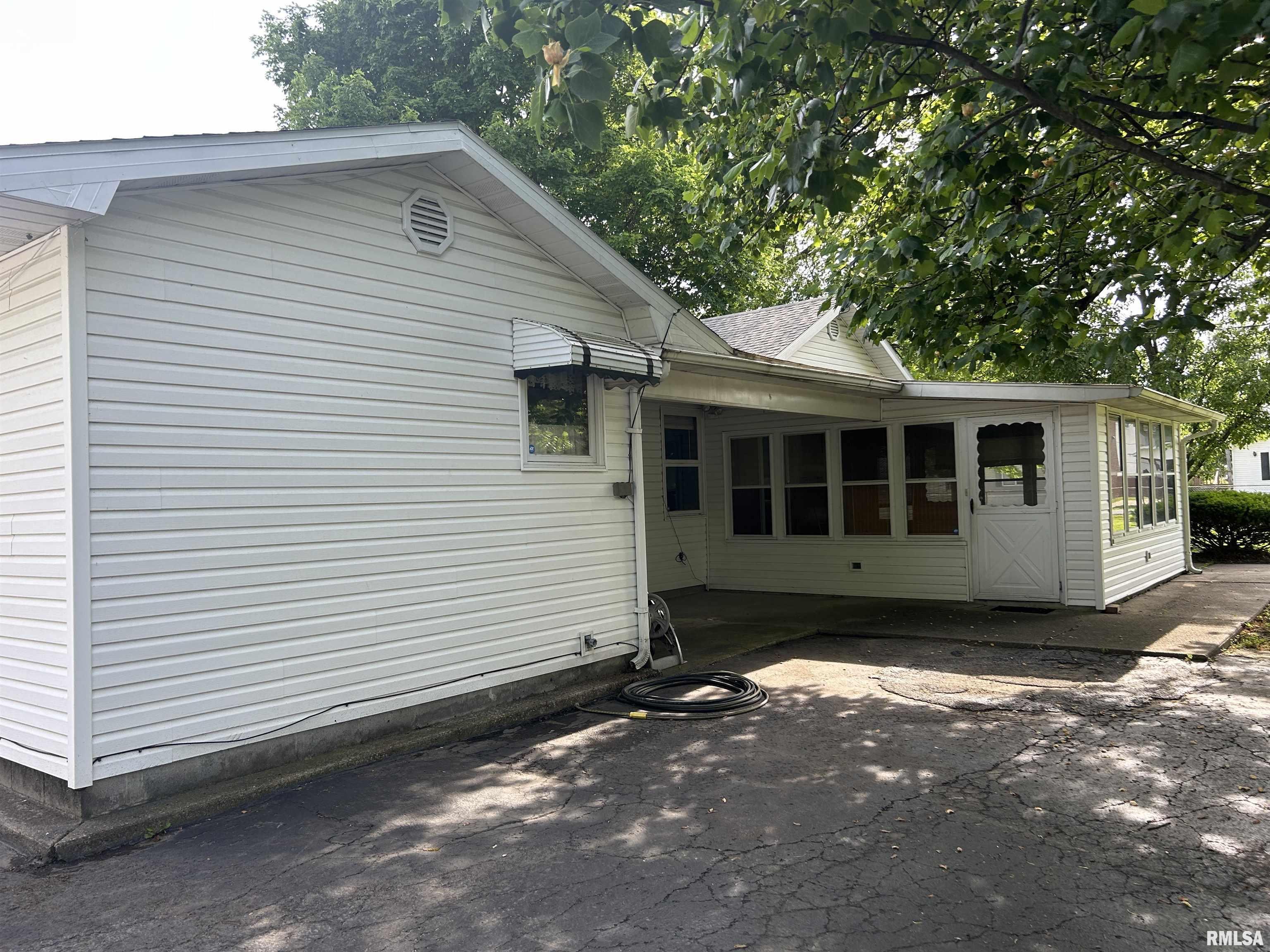 401 W 11th Street, Christopher, Illinois image 3