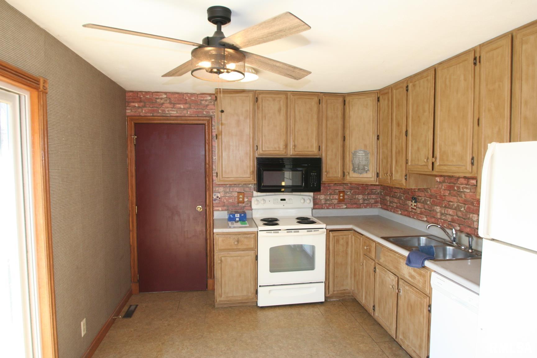 801 Heritage Drive, Mackinaw, Illinois image 7