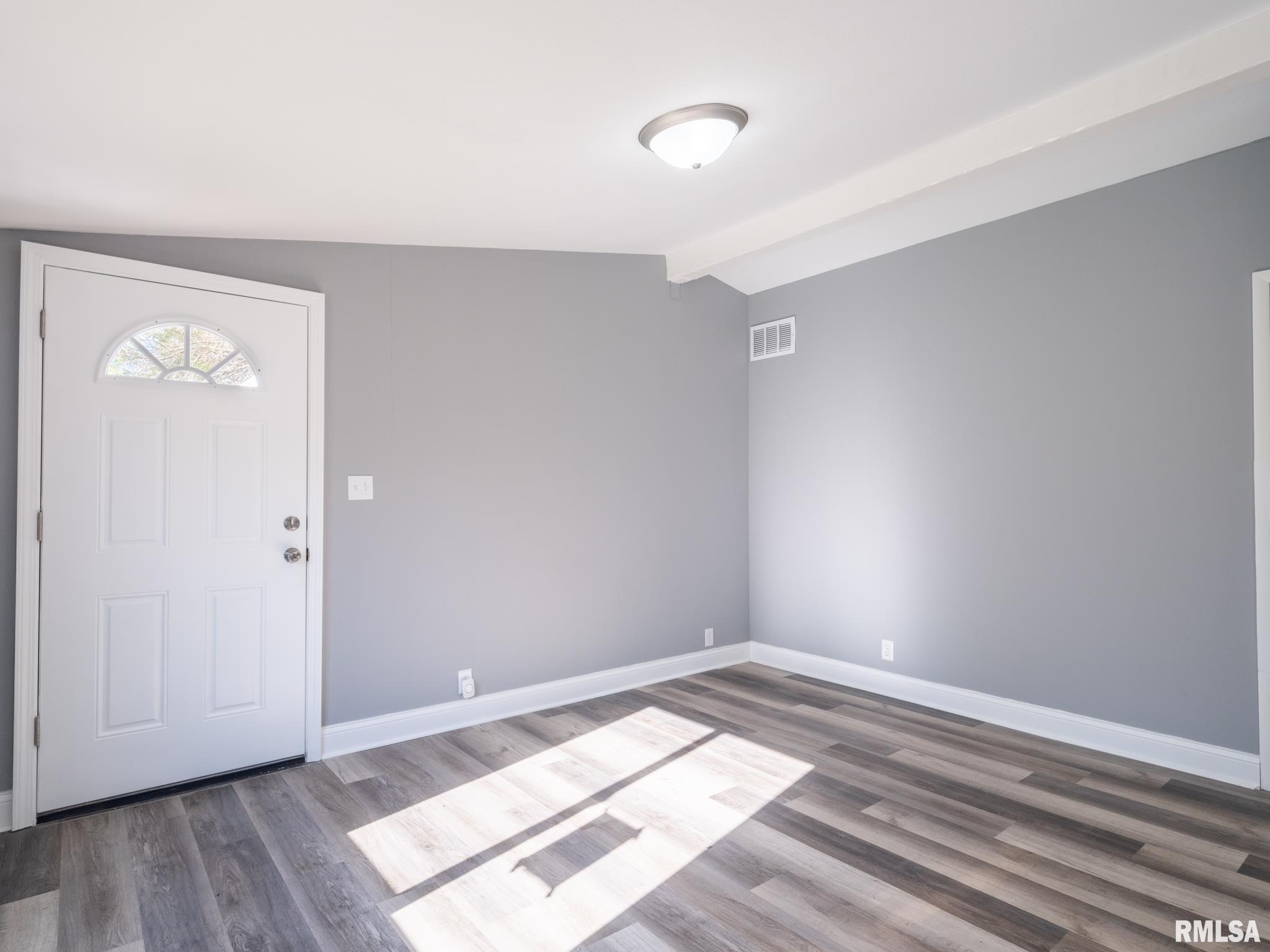 13752 2nd Avenue, Pekin, Illinois image 3