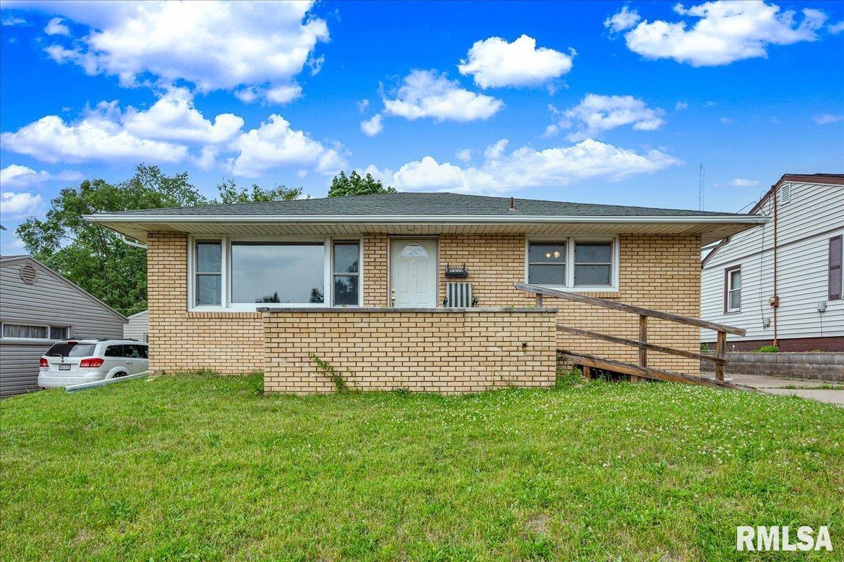 1411 Chestnut Street, Pekin, Illinois image 1