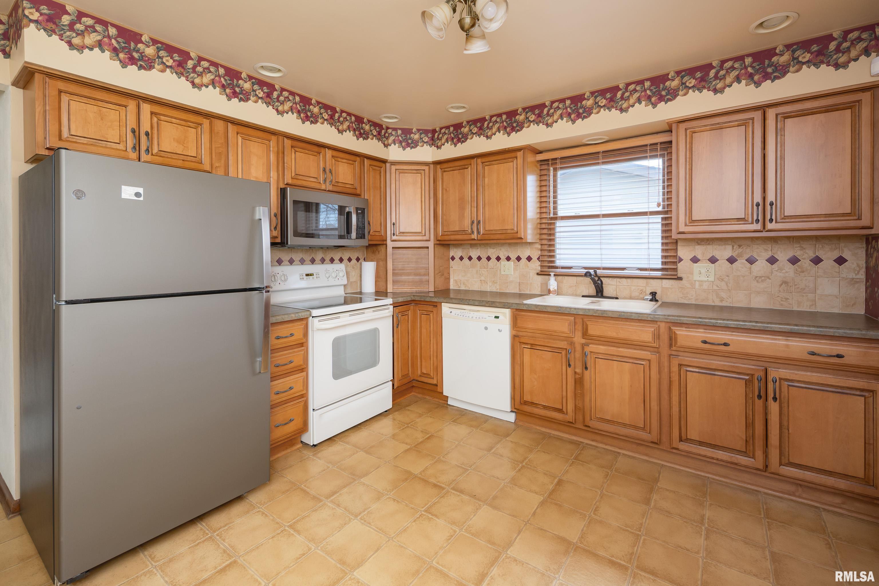 4614 47th Street, Moline, Illinois image 6